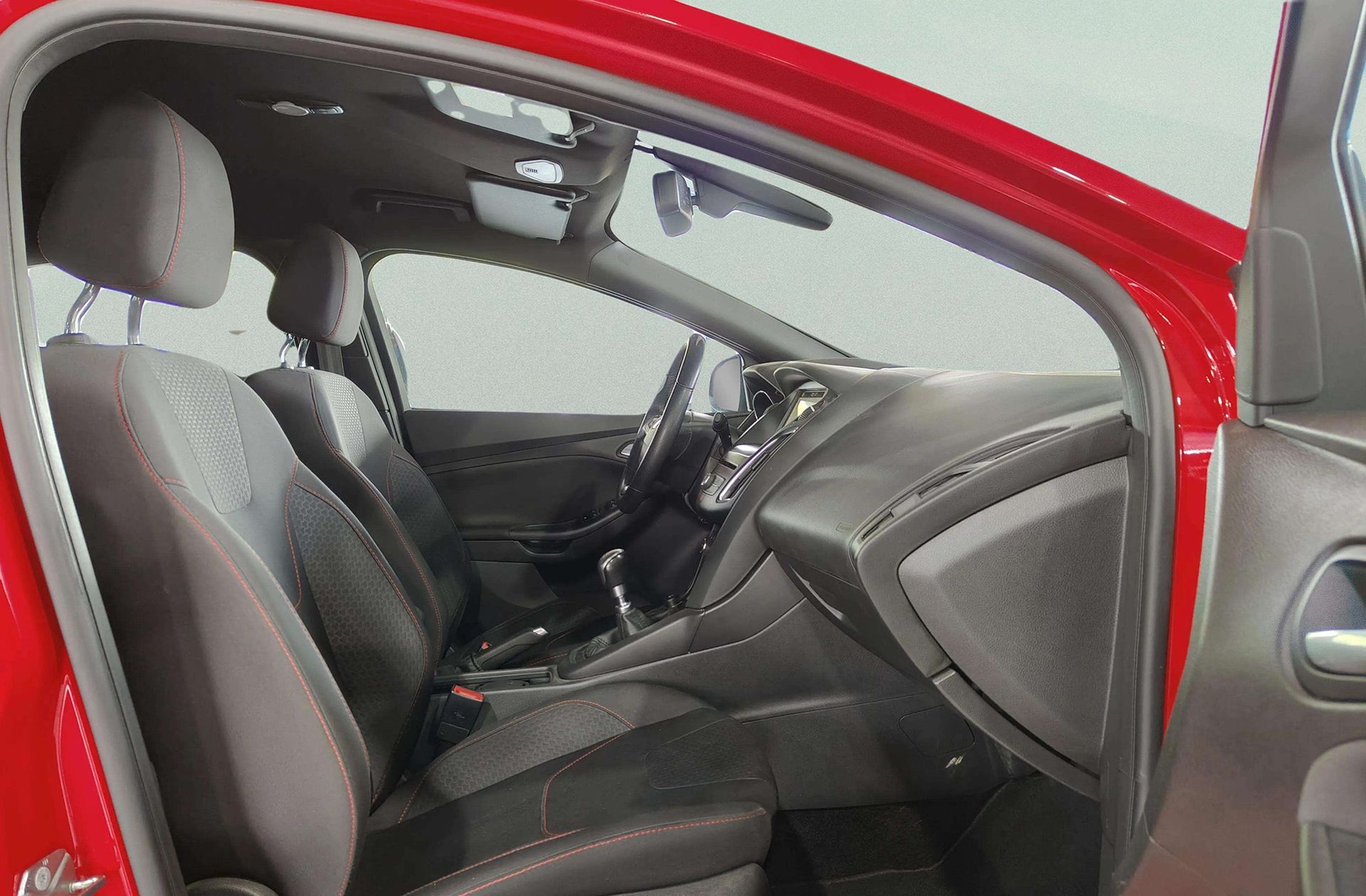 Ford Focus 1.0 EcoBoost ST-Line - foto 18