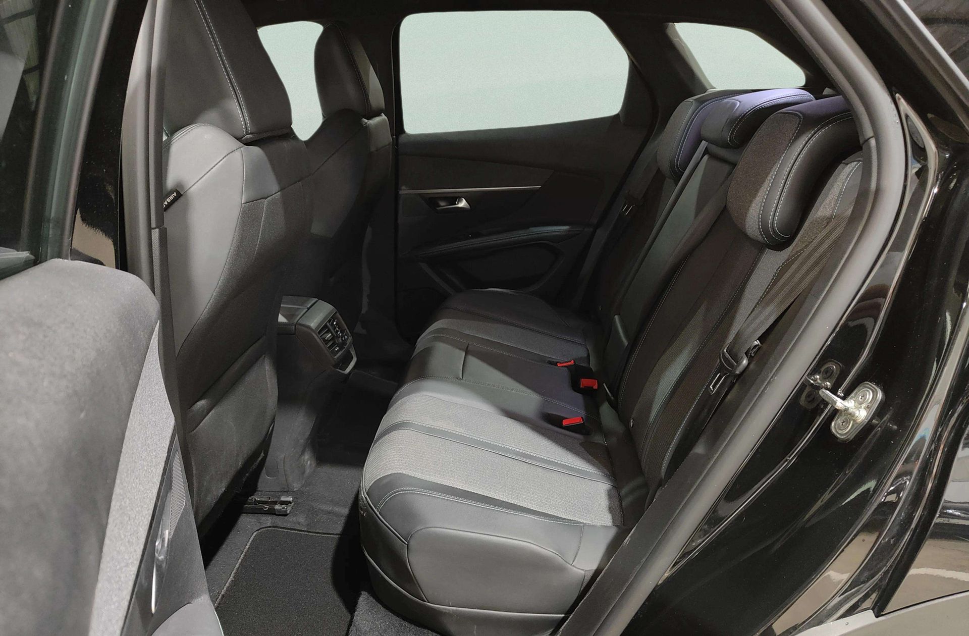 Peugeot 3008 300 Allure Pack e-EAT8 - foto 13
