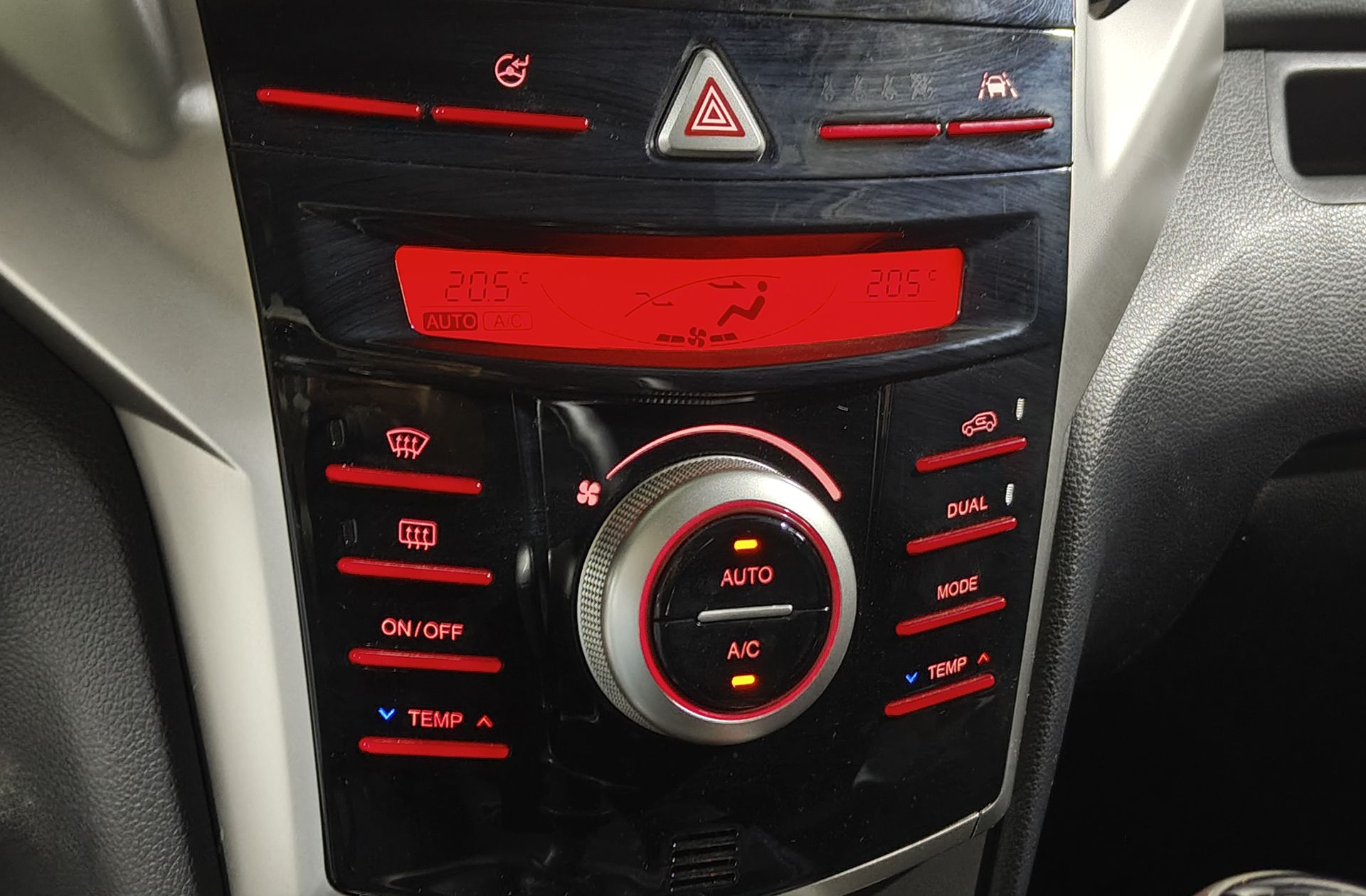 SsangYong Tivoli G16 GLP Limited 4x2 - foto 27