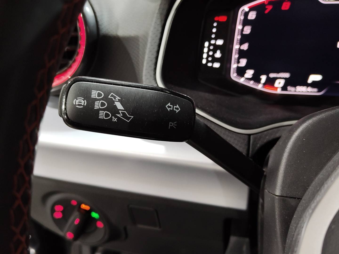 Foto Seat Arona SEAT Arona 1.5 TSI S&S FR XL DSG (150 CV)