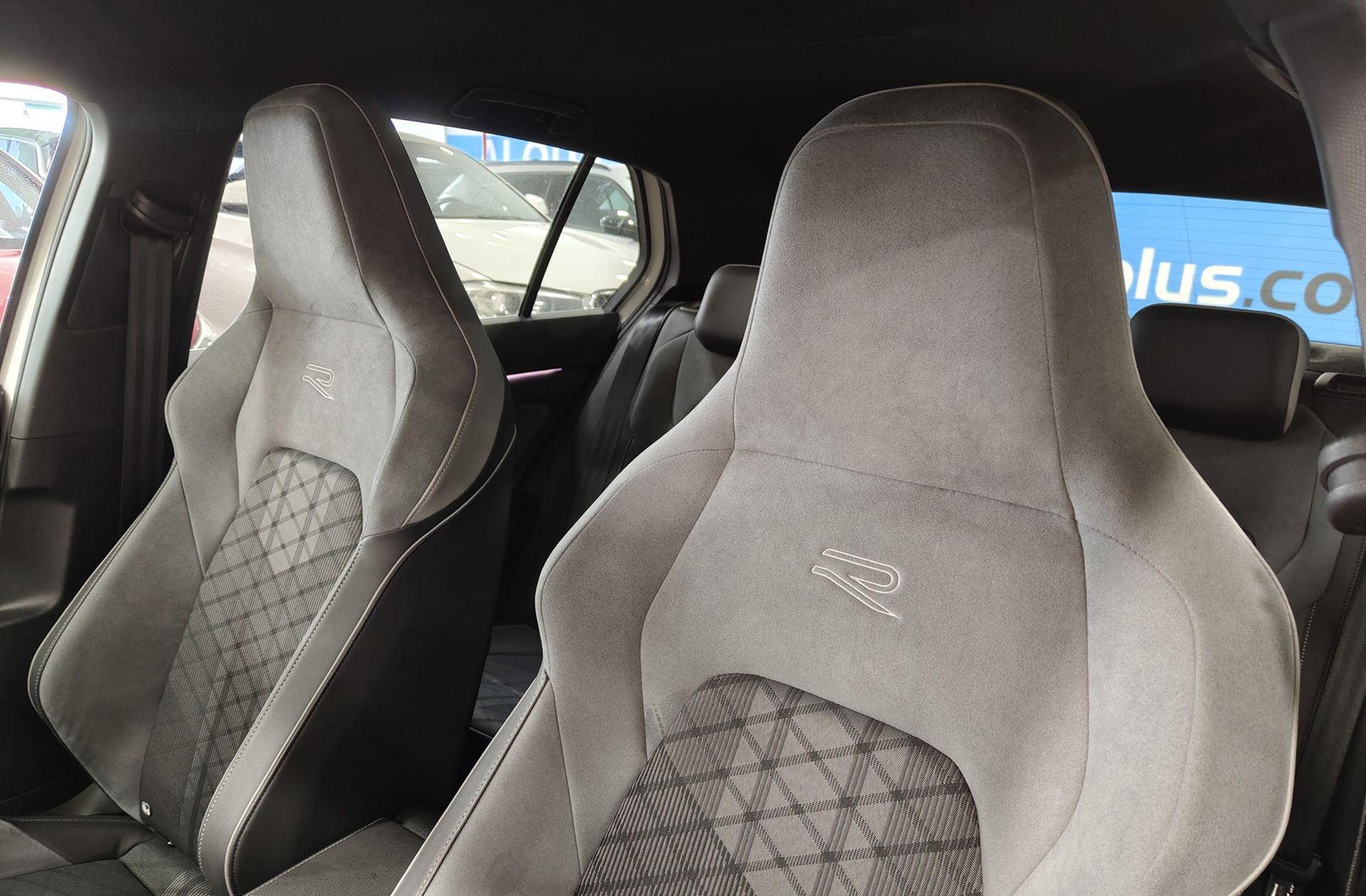 Volkswagen Golf R-Line 1.5 eTSI DSG - foto 8