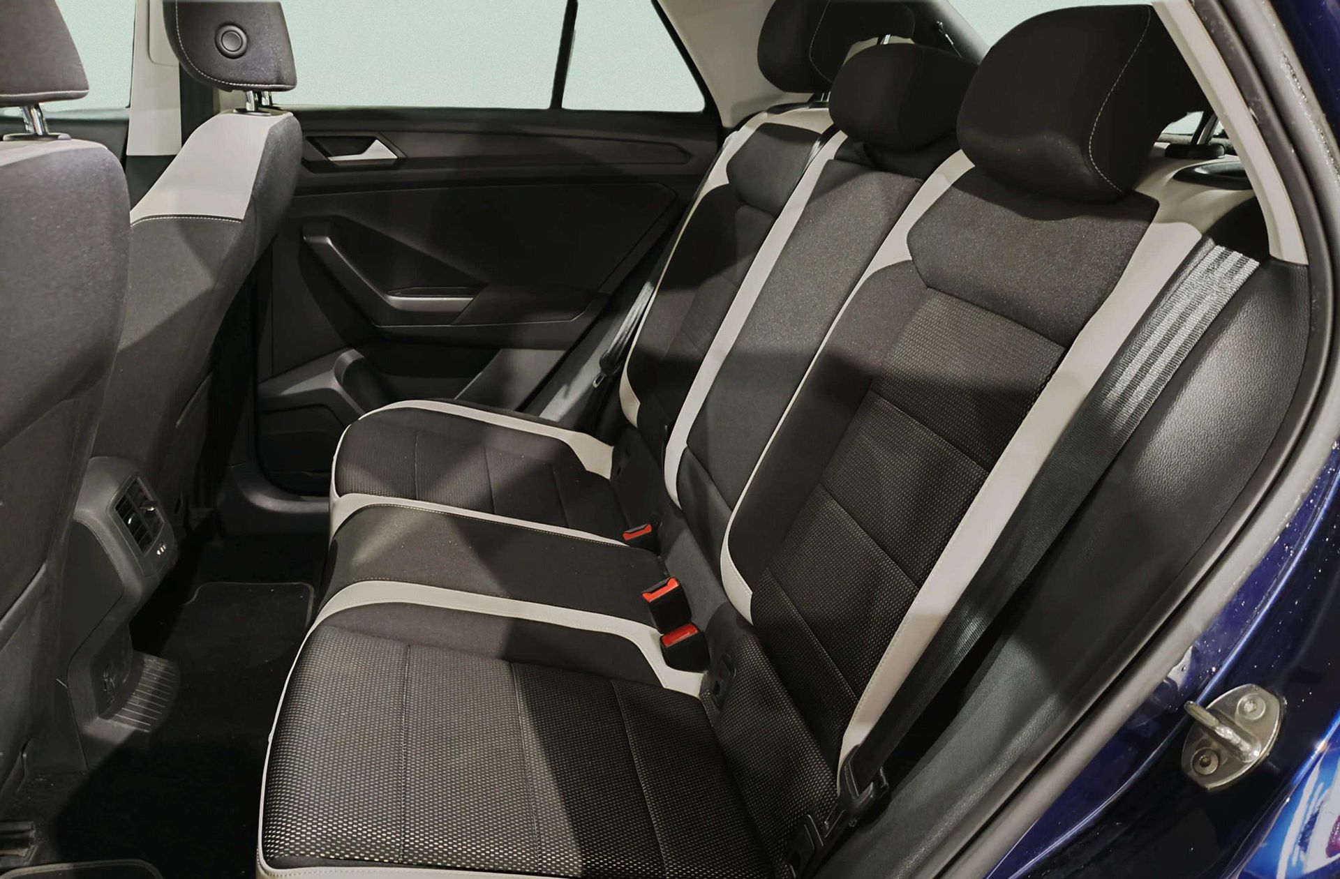 Volkswagen T-Roc Sport 1.5 TSI DSG - foto 12
