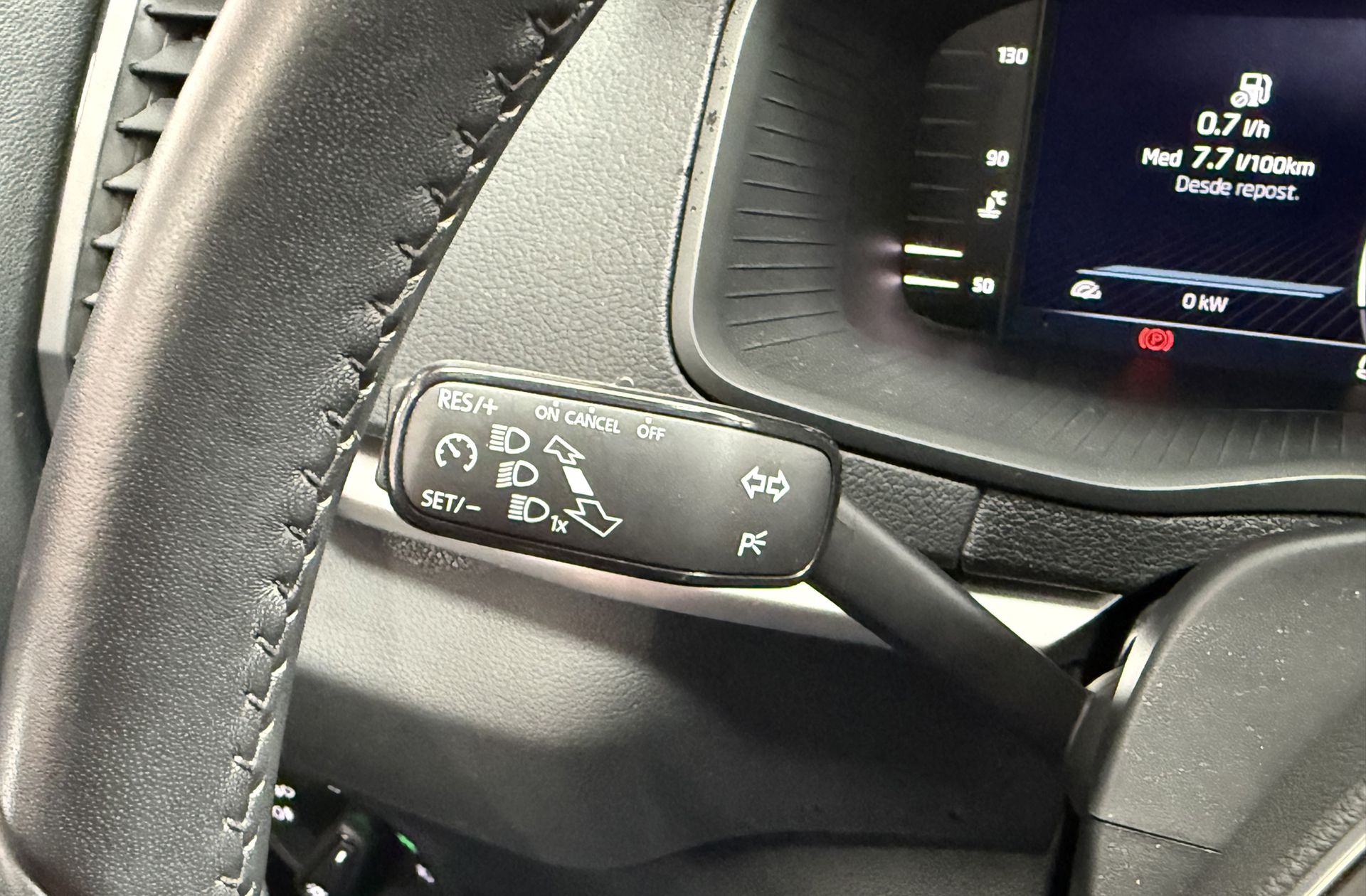 Škoda Karoq 1.0 TSI Selection - foto 23