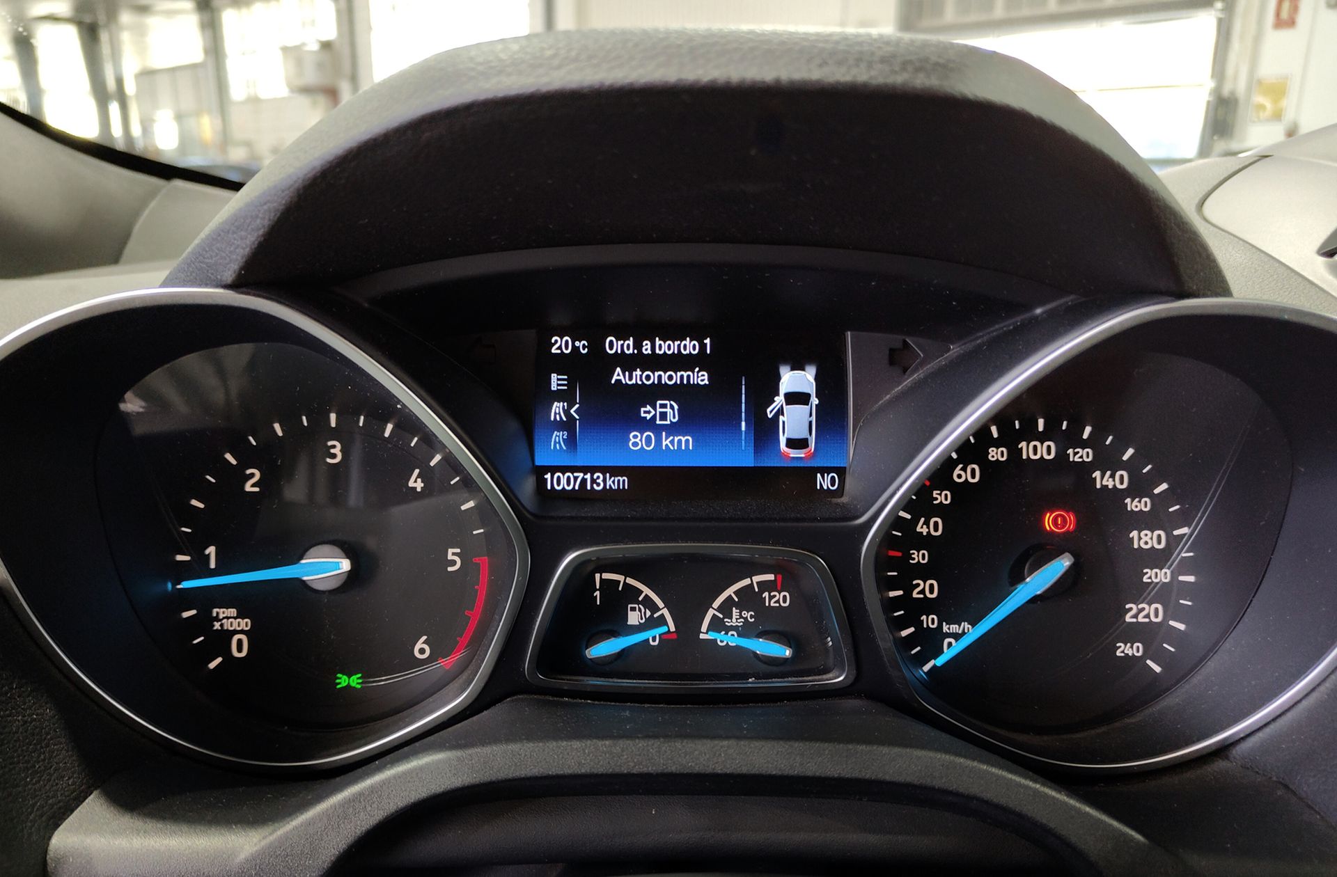 Ford Kuga 2.0 TDCi ST-LIne Limited Edition 4x2 - foto 26