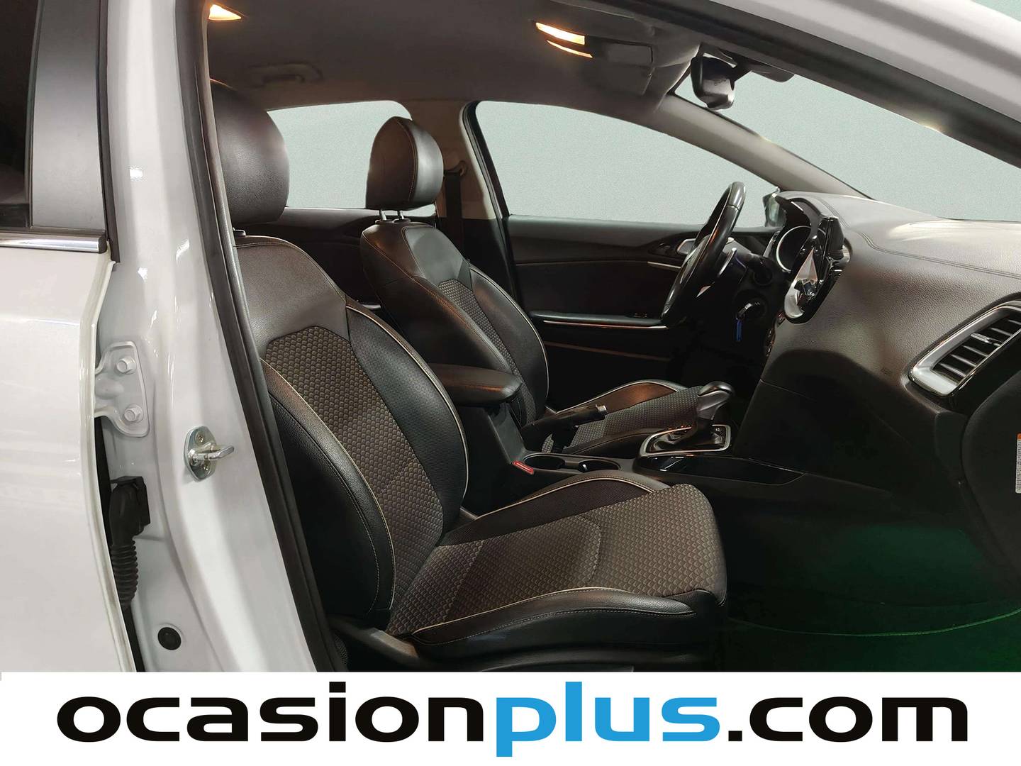KIA Ceed KIA Ceed 1.5 MHEV Tech DCT (160 CV) híbrido