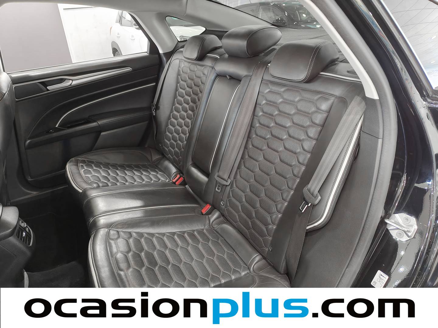 Foto asientos traseros Ford Mondeo Ford Mondeo 2.0 Híbrido Sedan Vignale Hev Auto (187 CV)
