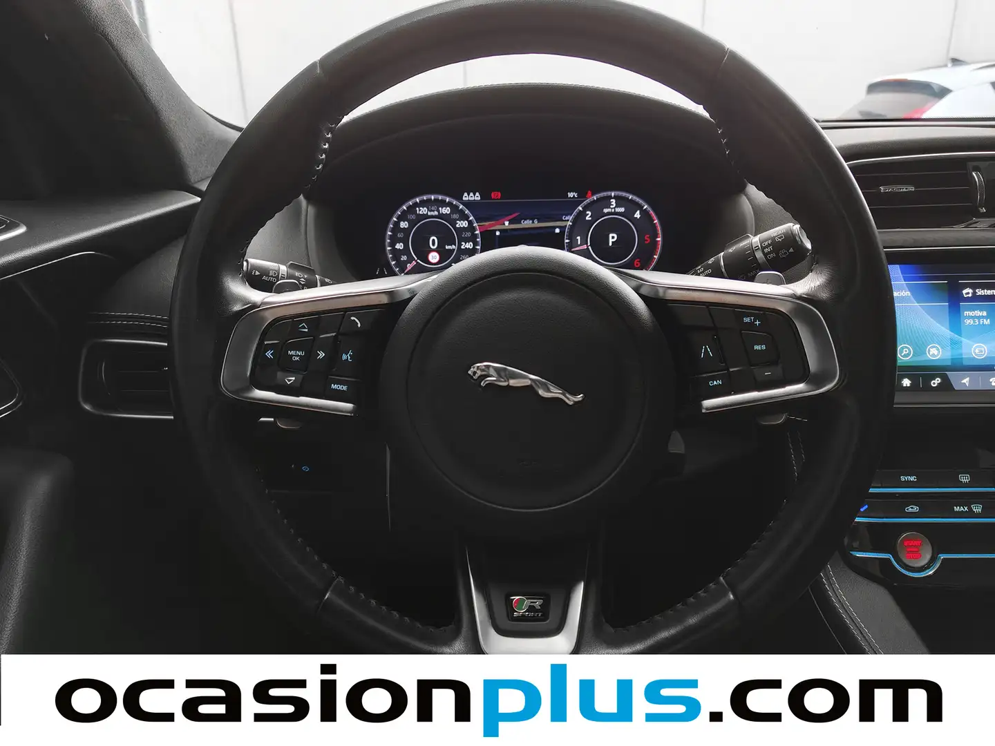 Foto Jaguar F-Pace Jaguar F-PACE 2.0L i4D R-Sport Auto (180 CV)
