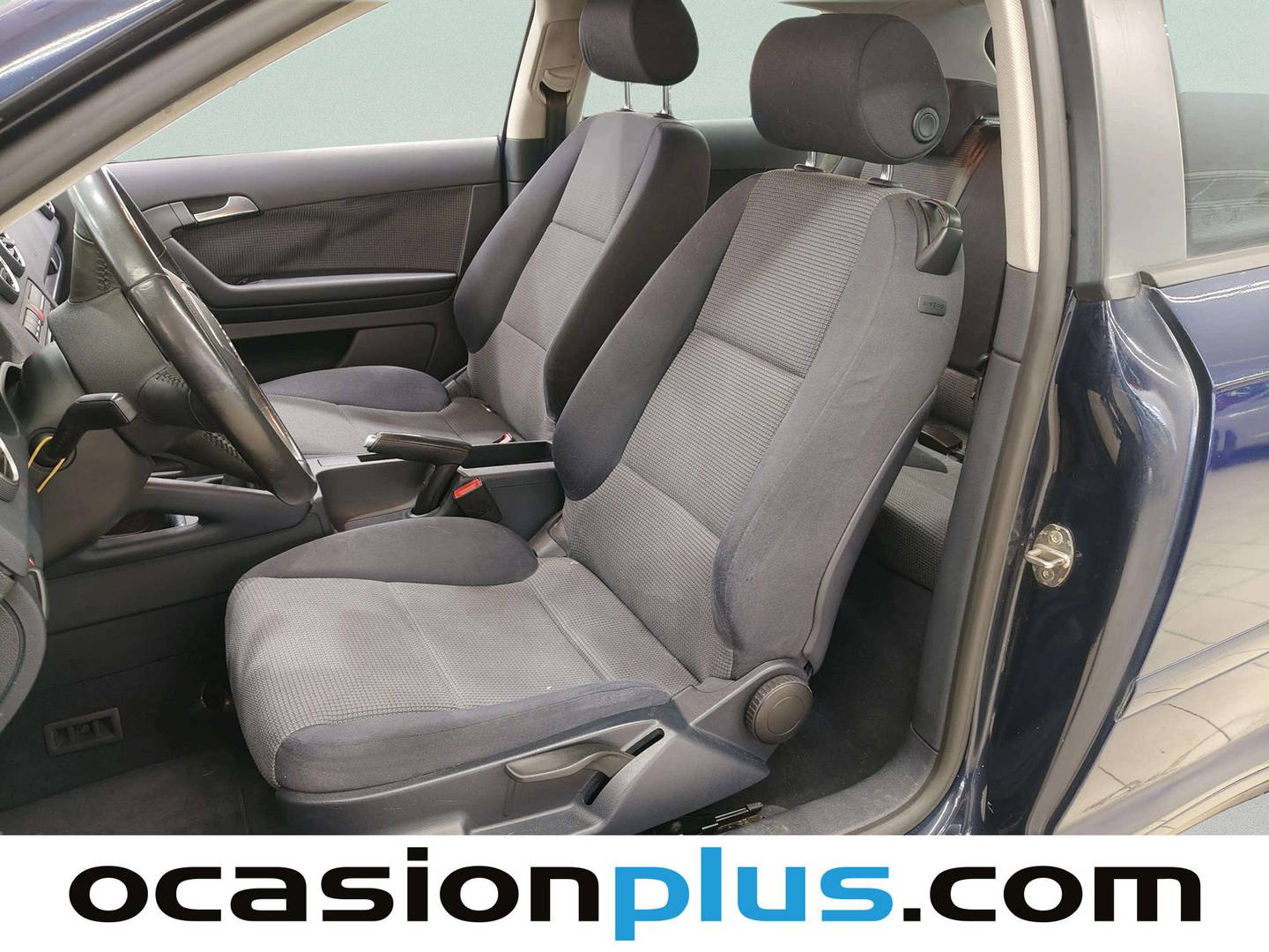 Foto Audi A3 Audi A3 Attraction 1.6 (102 CV)