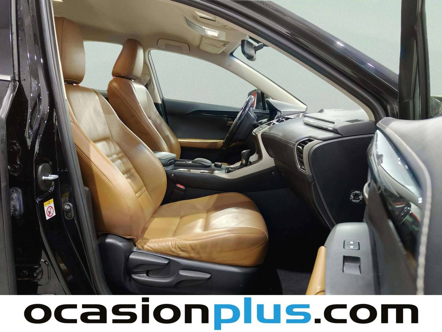 Lexus NX Lexus NX 300h Corporate 2WD + Navibox (197 CV) híbrido