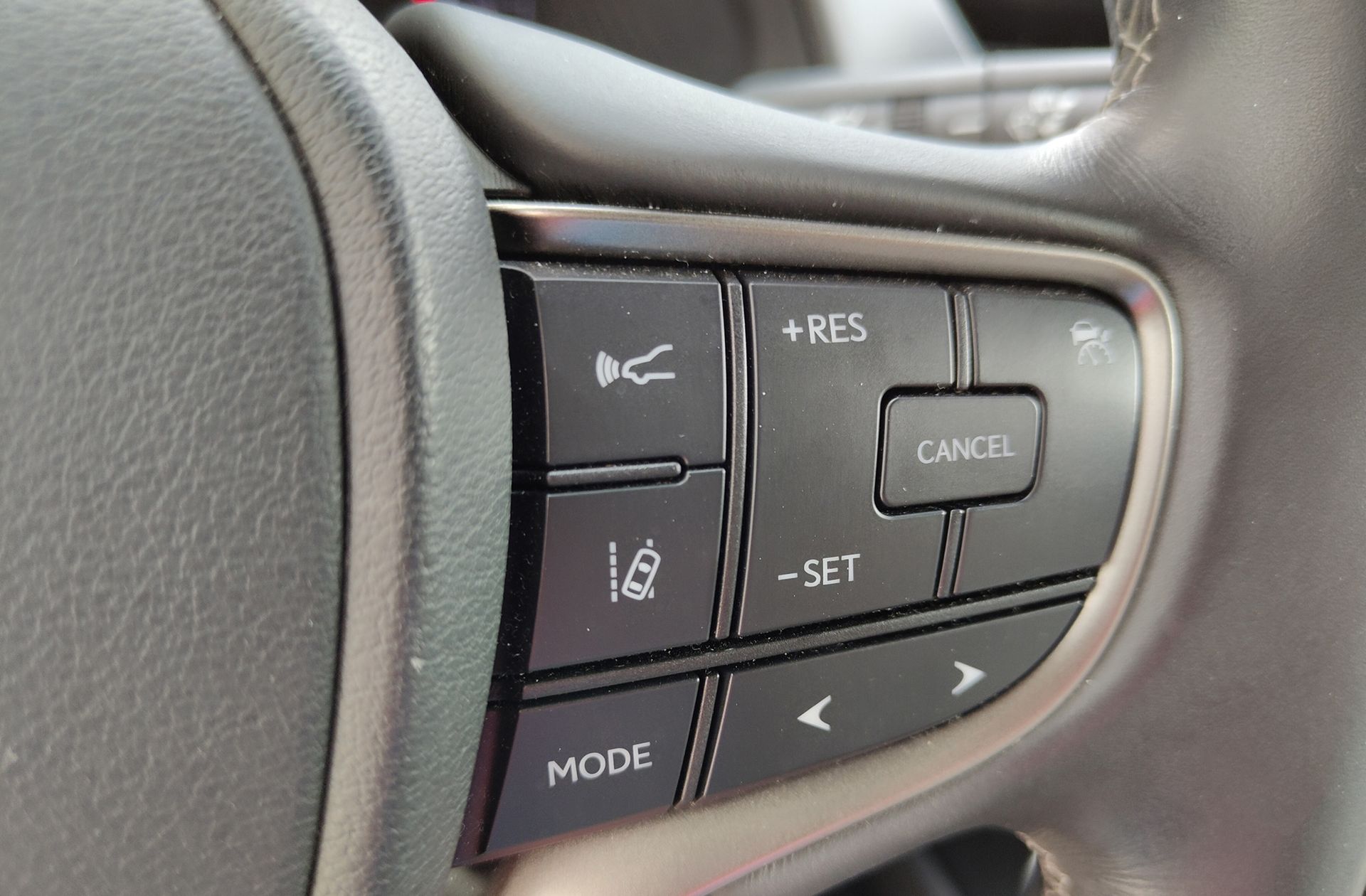 Lexus UX 250h Business 2WD - foto 20