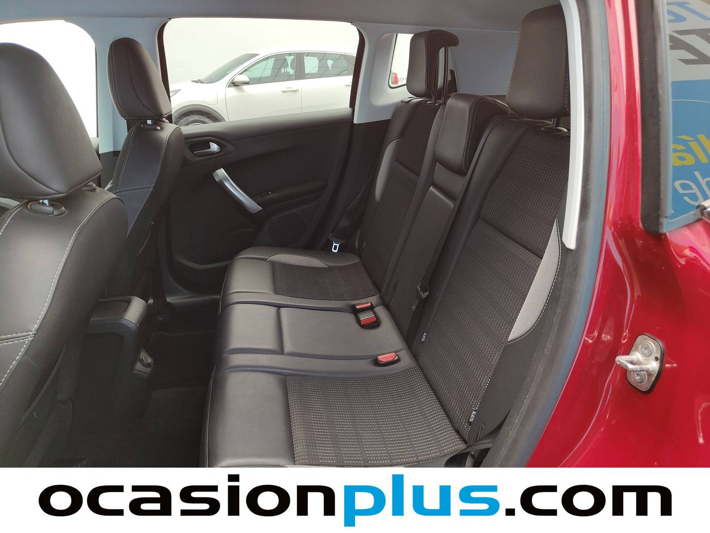 Foto asientos traseros Peugeot 2008 Peugeot 2008 BlueHDi 100 S&S Allure (100 CV)