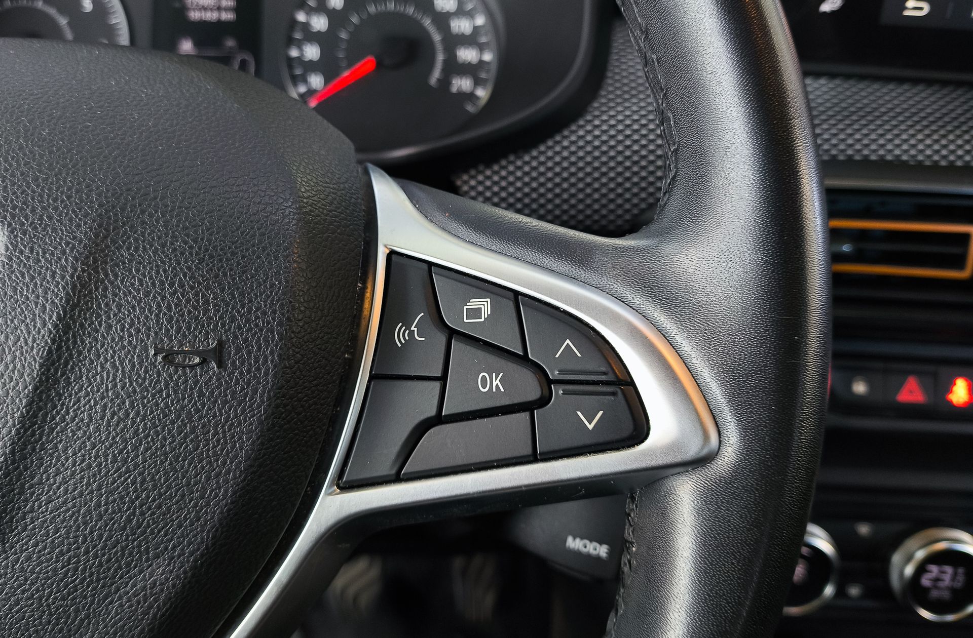 Dacia Sandero Stepway Comfort TCe - foto 24