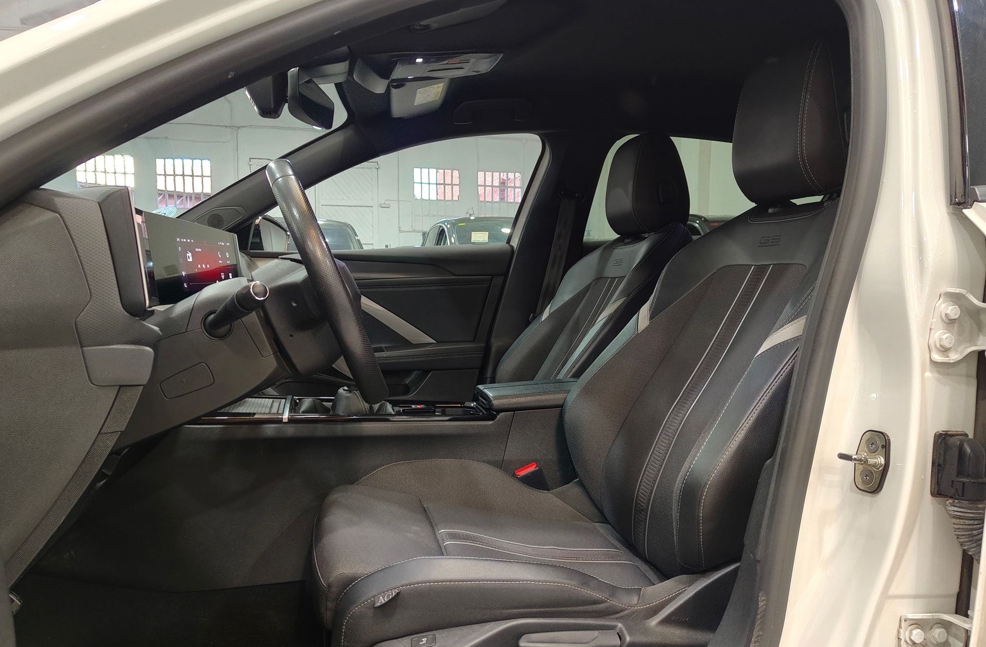 Opel Astra 1.2 Turbo XHT GS - foto 16