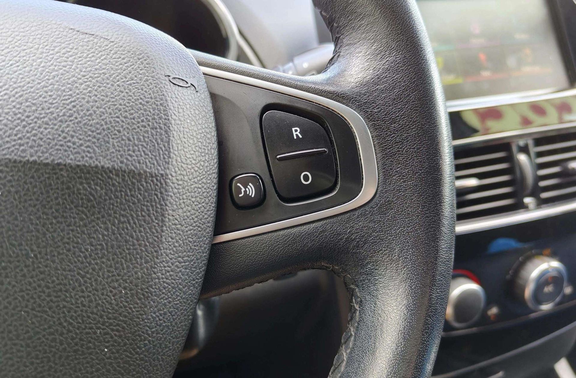 Renault Clio Limited TCe - foto 26