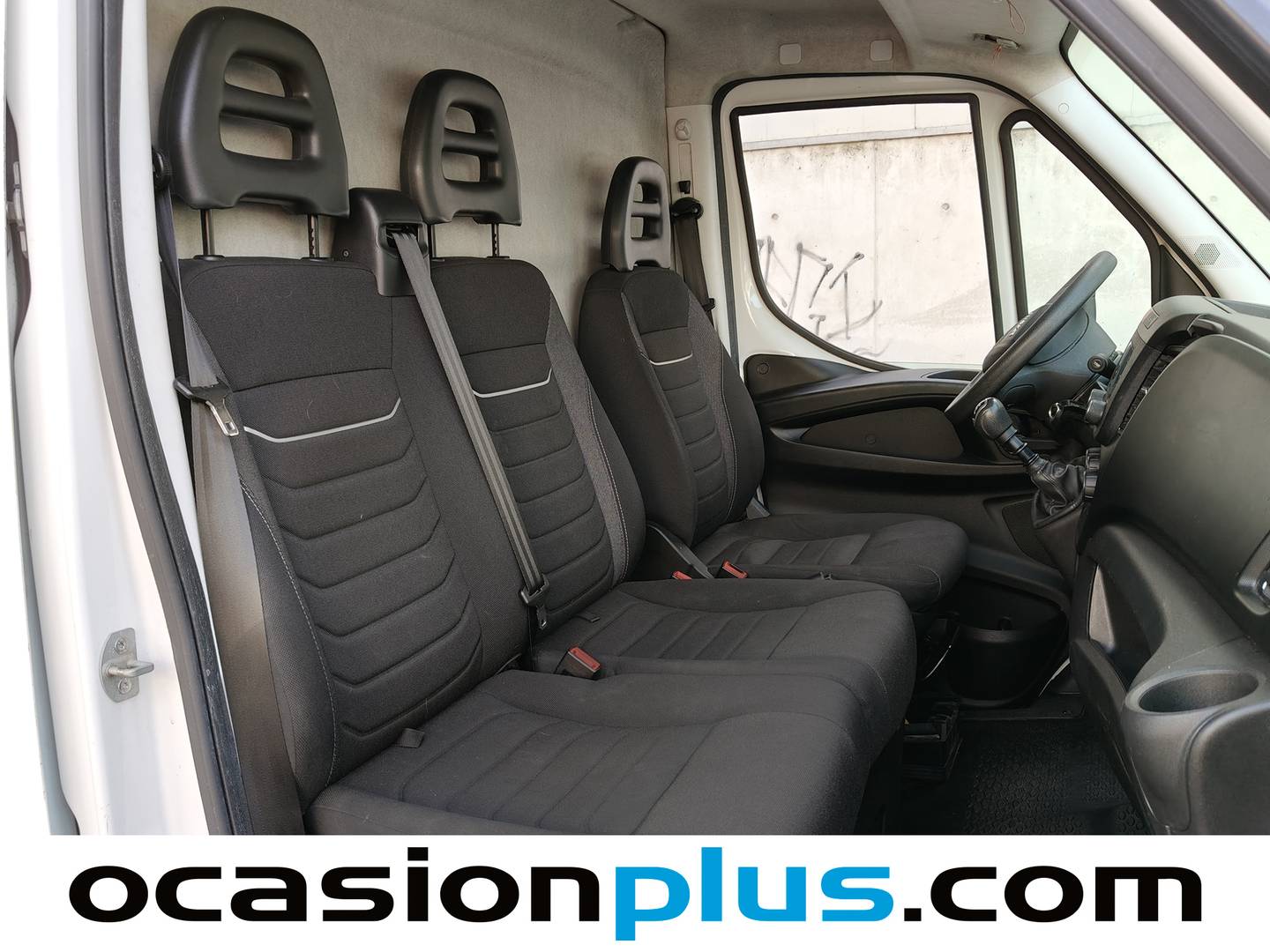 Fotos maletero Iveco Daily Iveco Daily Furgon 35S 16 V 3520L/H2 (156 CV)