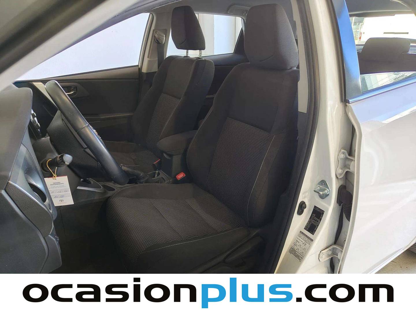 Foto asientos delanteros Toyota Auris Toyota Auris Hybrid Active (136 CV)