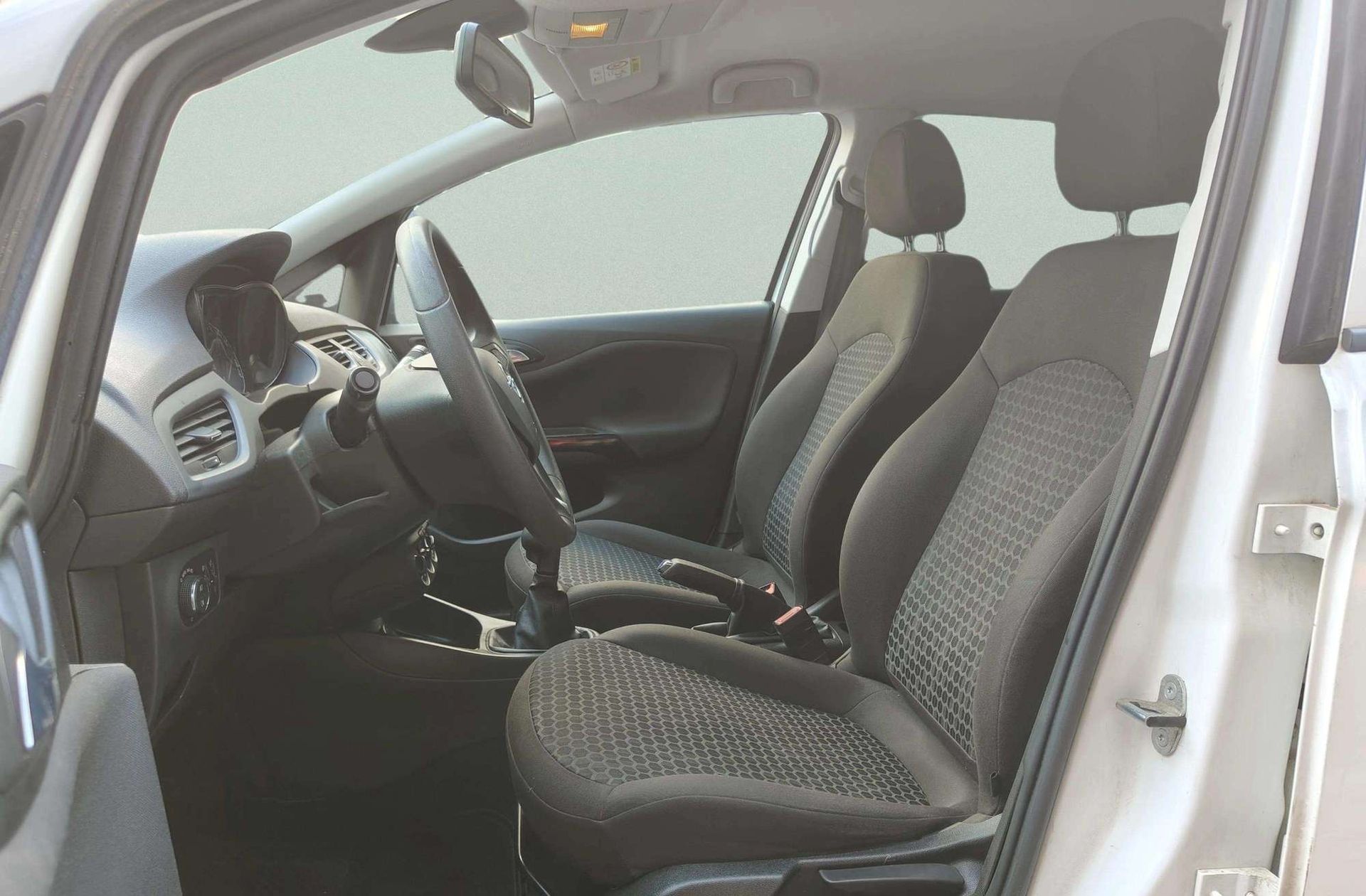Opel Corsa 1.4 Expression - foto 10