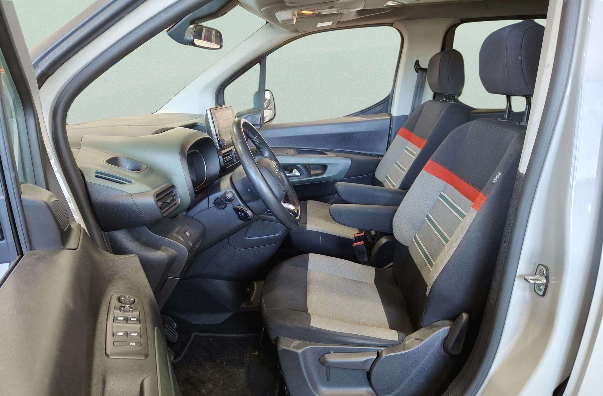 Citroën Berlingo BlueHDi 100 Talla M Shine - foto 12