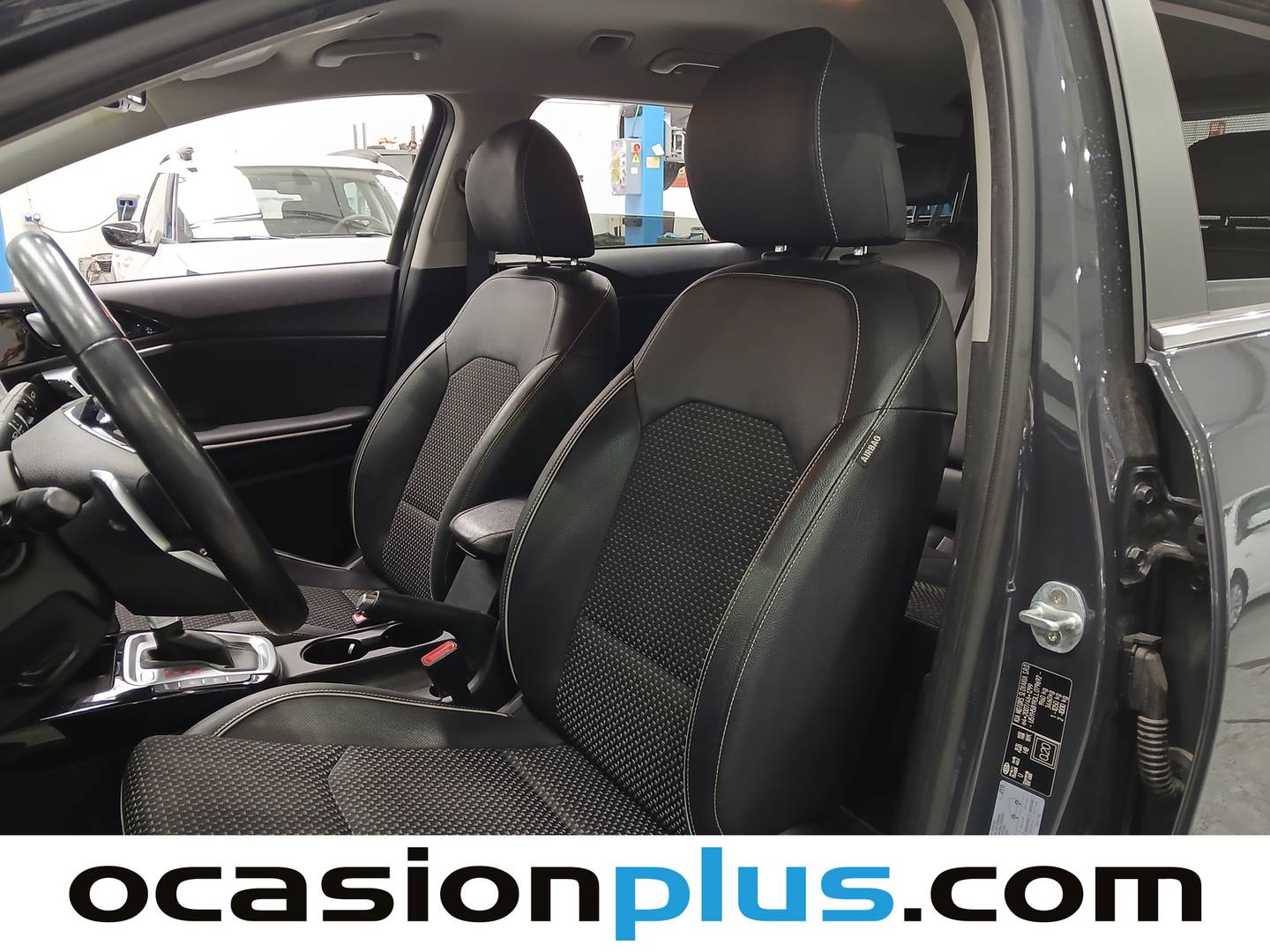 Foto asientos delanteros KIA Ceed Tourer KIA Ceed Tourer Tourer 1.6 MHEV Tech DCT (136 CV)