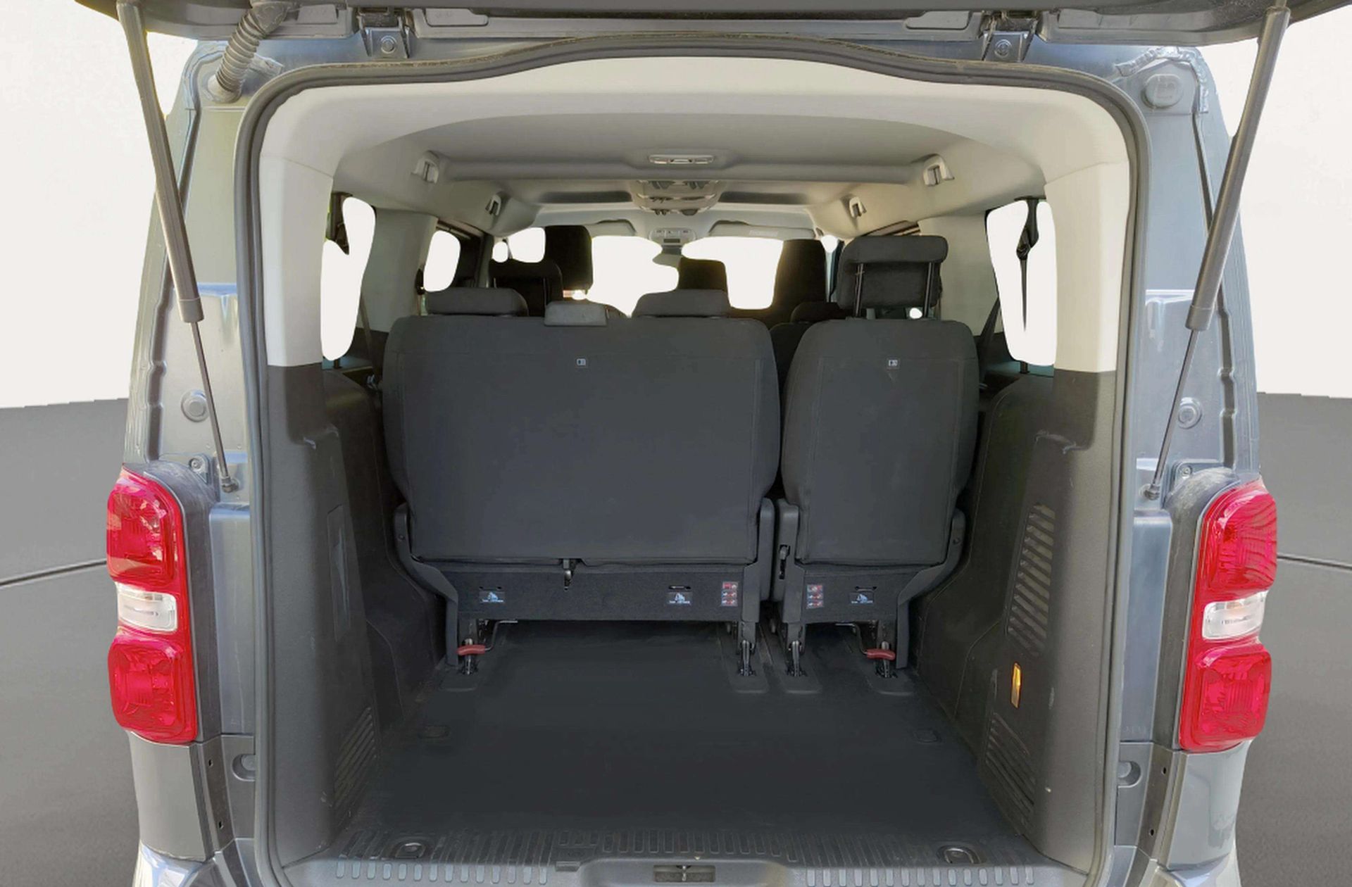 Peugeot Traveller BlueHDi Business Long EAT8 9 plazas - foto 15