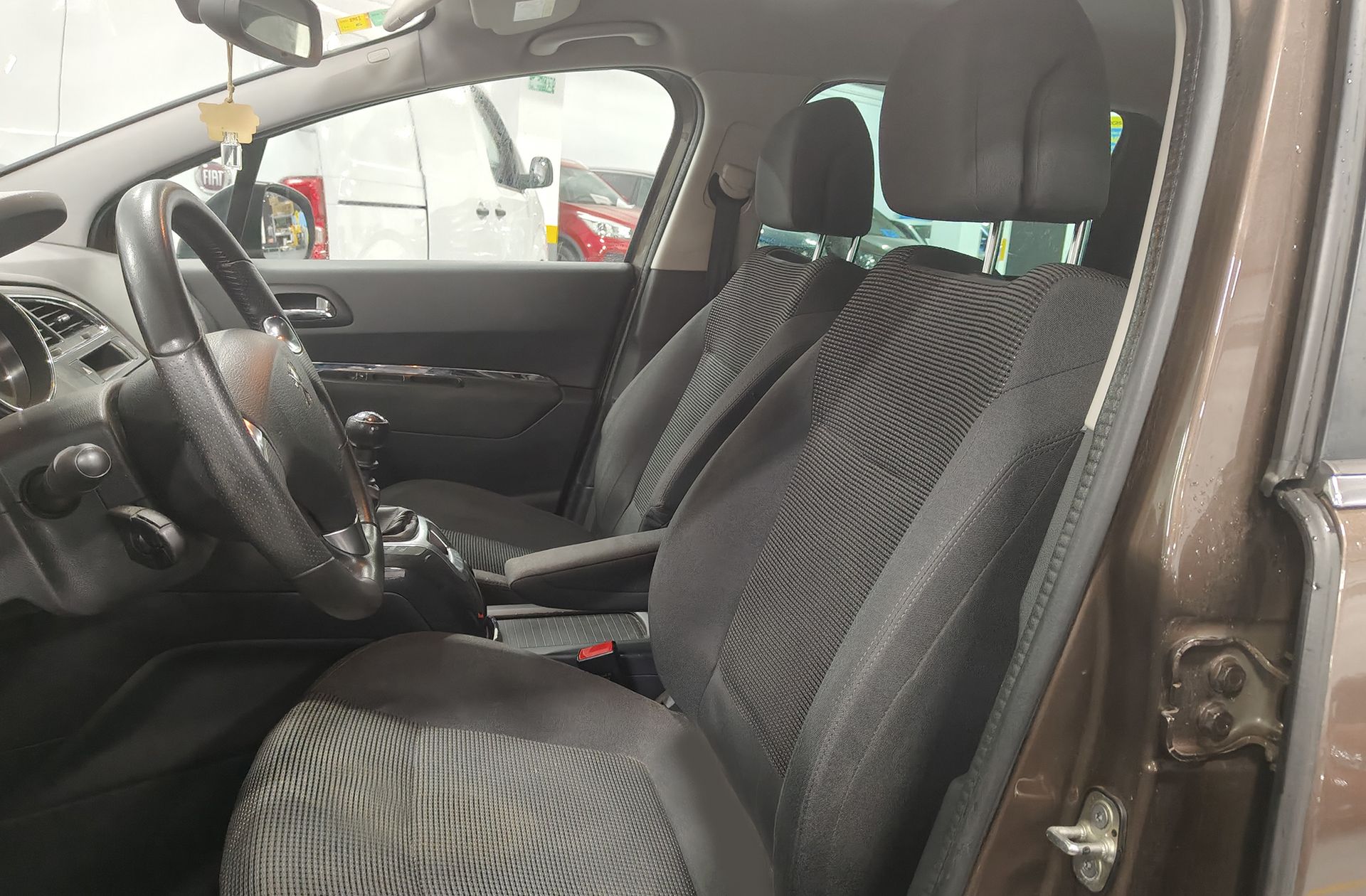 Peugeot 5008 1.2 PureTech Style 7 plazas - foto 9