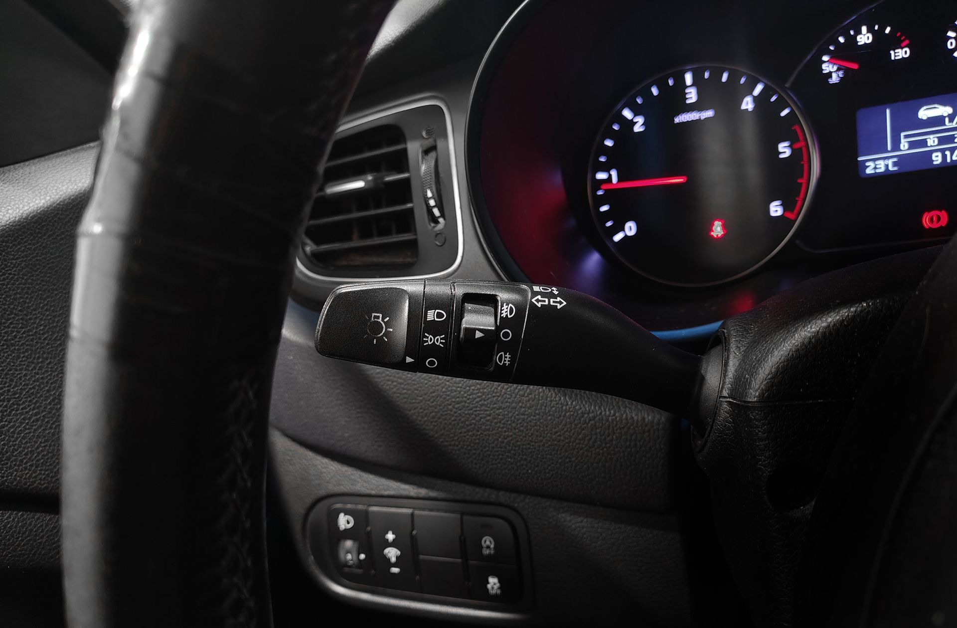 Kia Carens 1.7 CRDi VGT Concept Eco-Dynam - foto 26