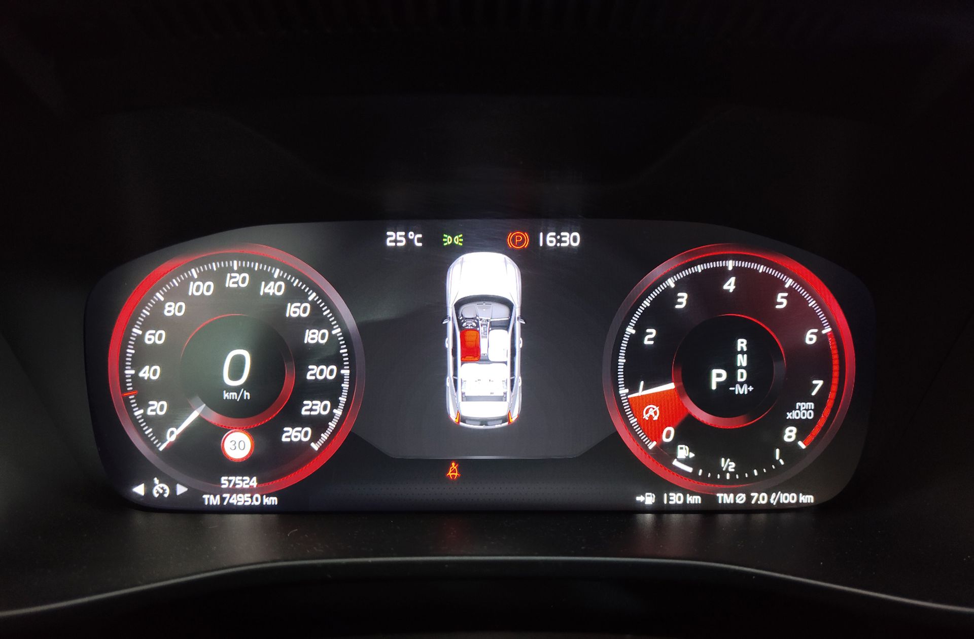 Volvo XC40 T2 Core - foto 24