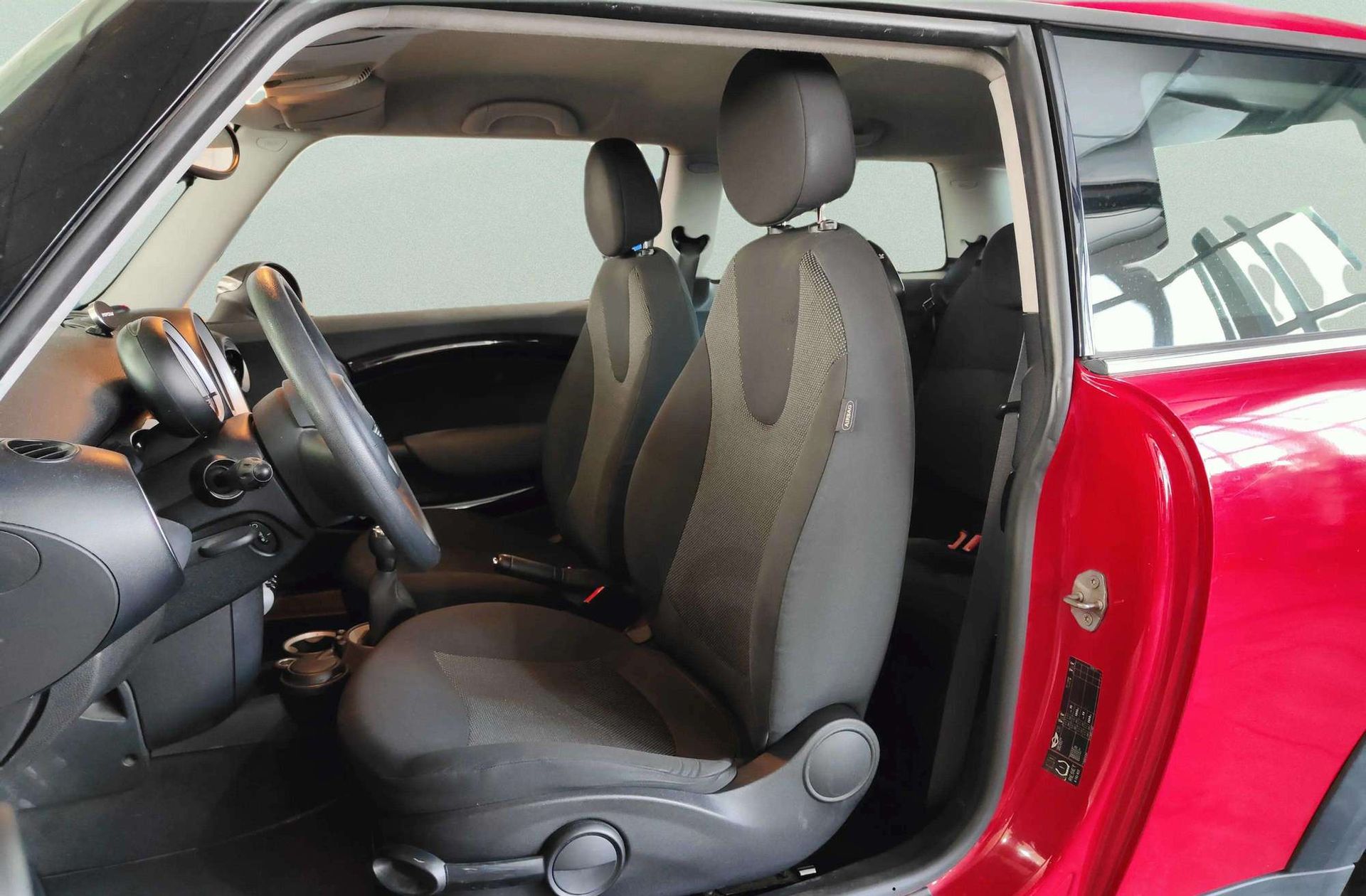 MINI Cooper One D - foto 8