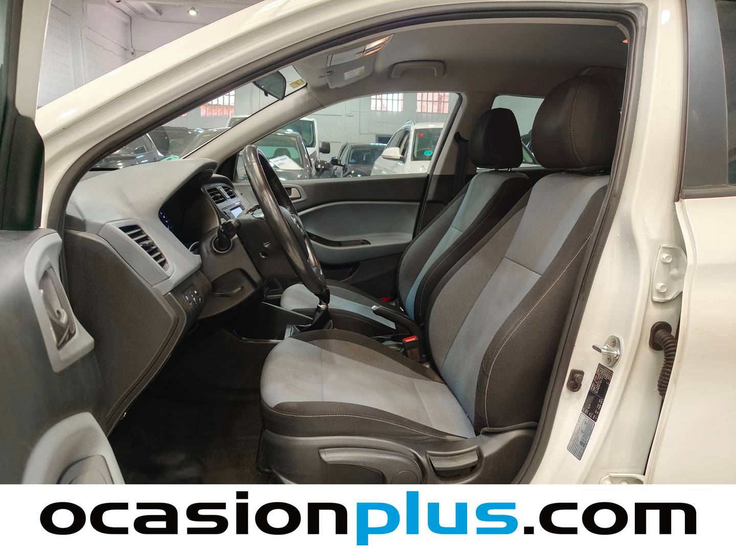 Foto asientos delanteros Hyundai i20 Hyundai i20 1.2 MPI Link (84 CV)