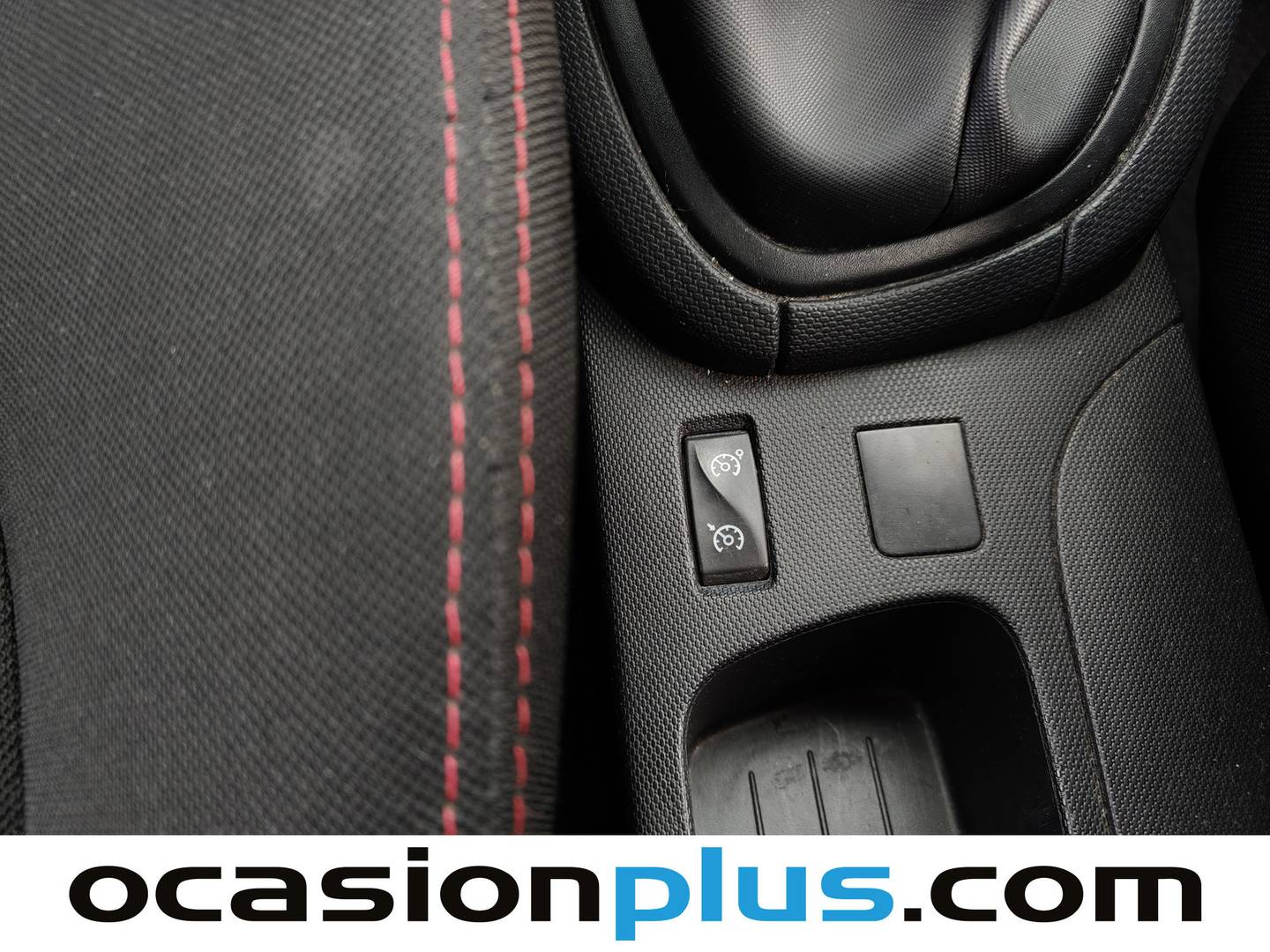 Equipamiento del Renault Clio Renault Clio 1.2 16v Authentique (75 CV)