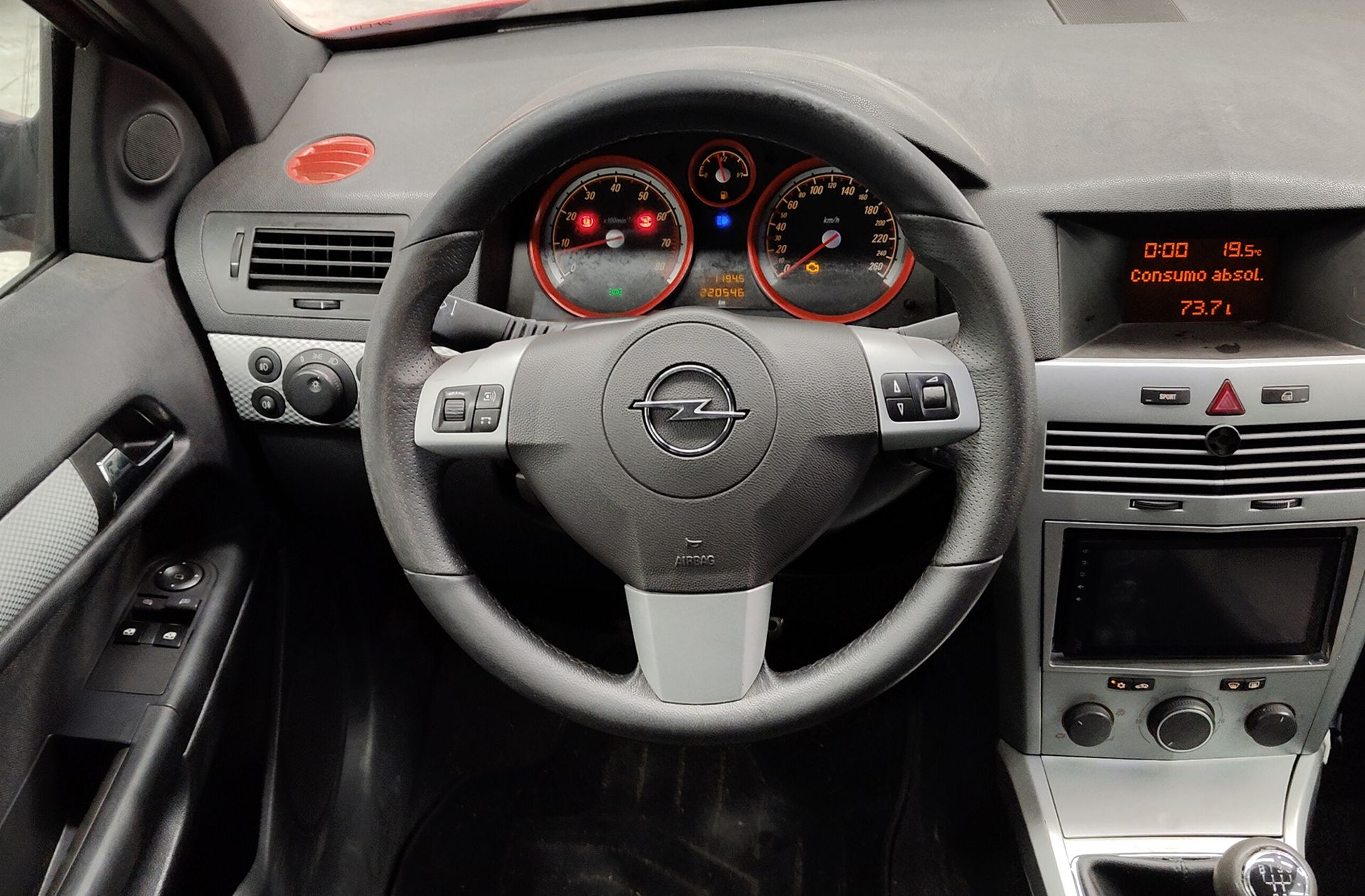 Opel Astra GTC 1.6 Sport - foto 17
