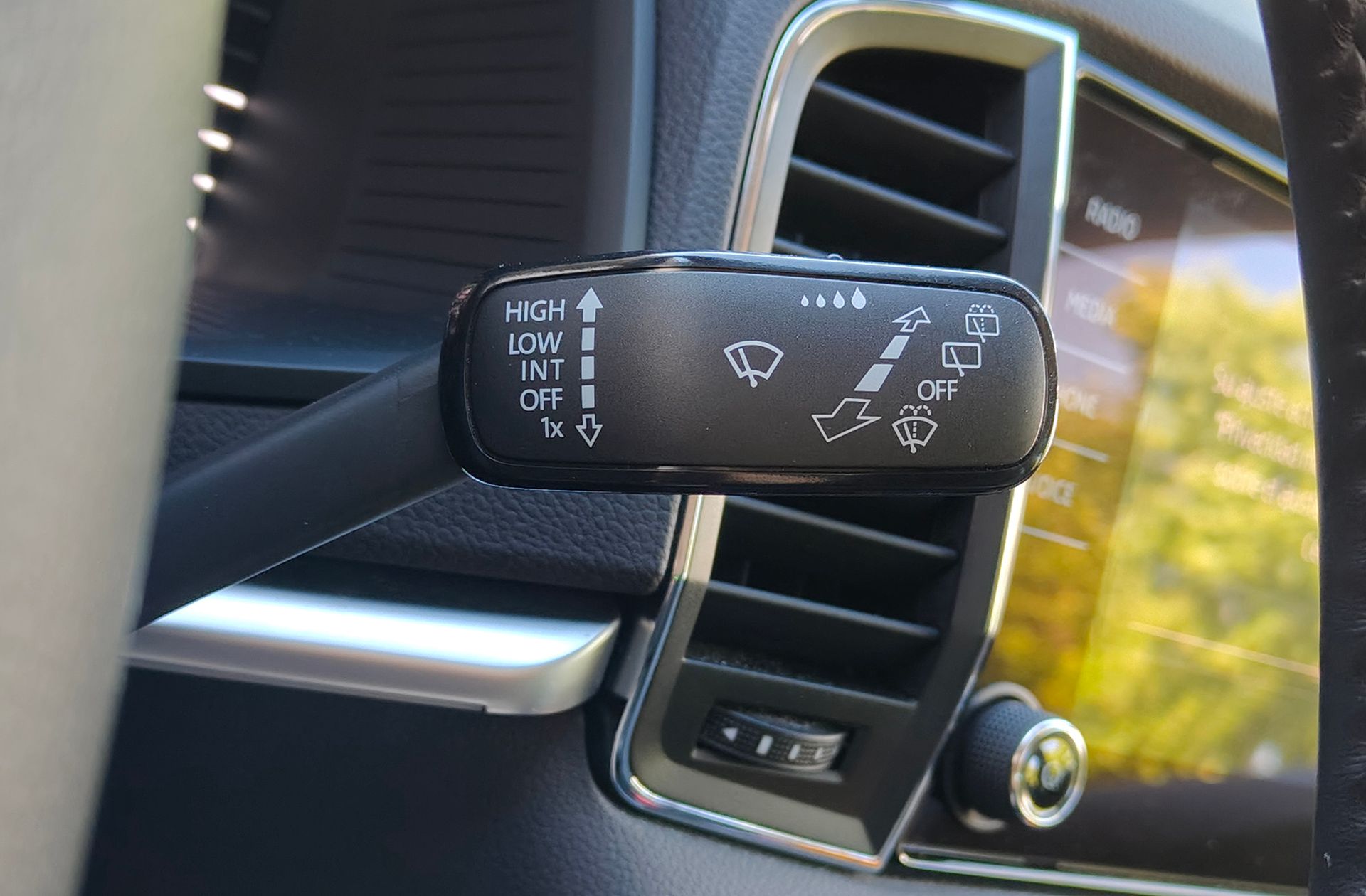 Škoda Karoq 1.5 TSI ACT 125 Aniversario DSG - foto 29