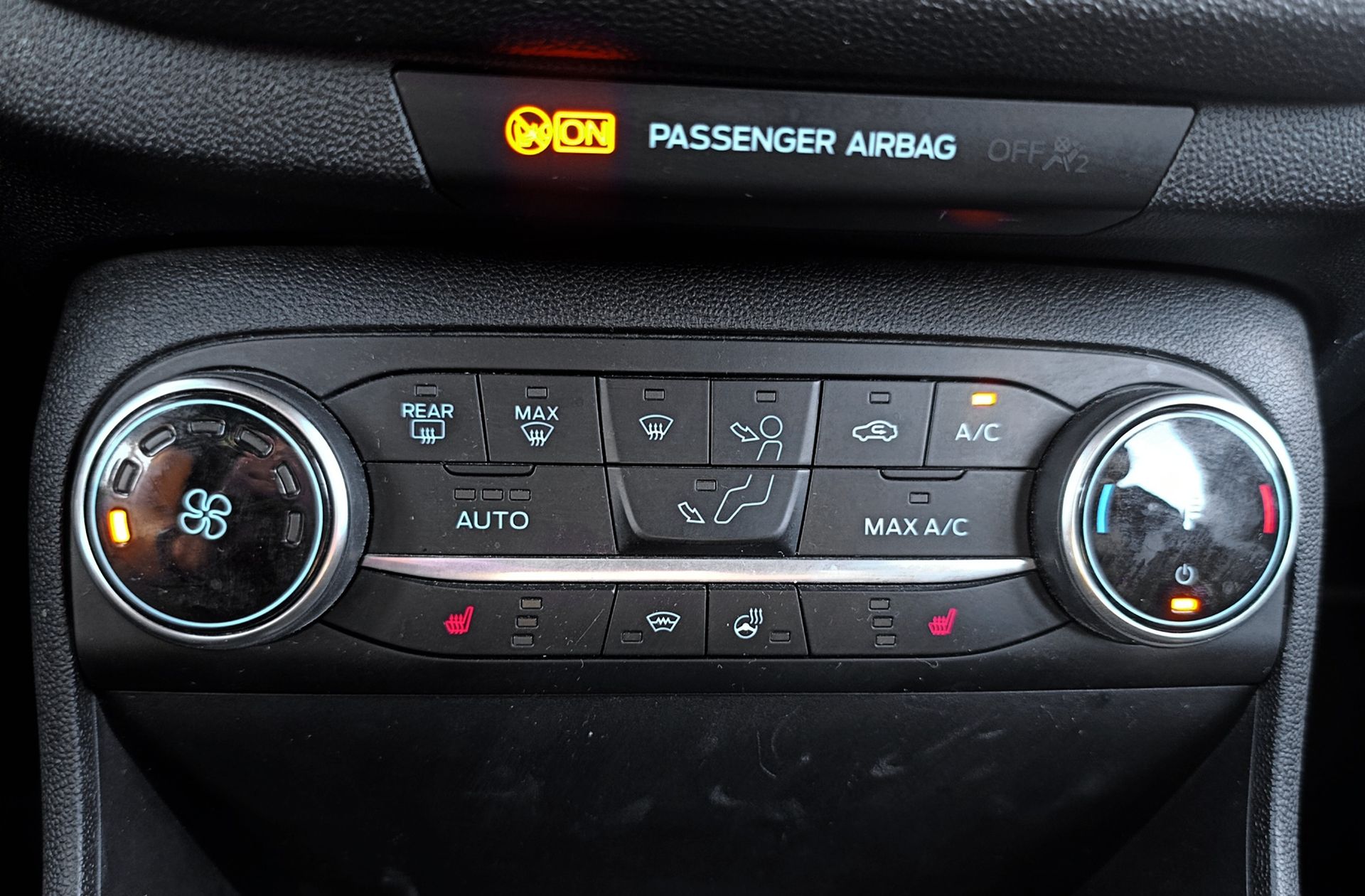 Ford Fiesta 1.0 EcoBoost MHEV ST-Line - foto 33