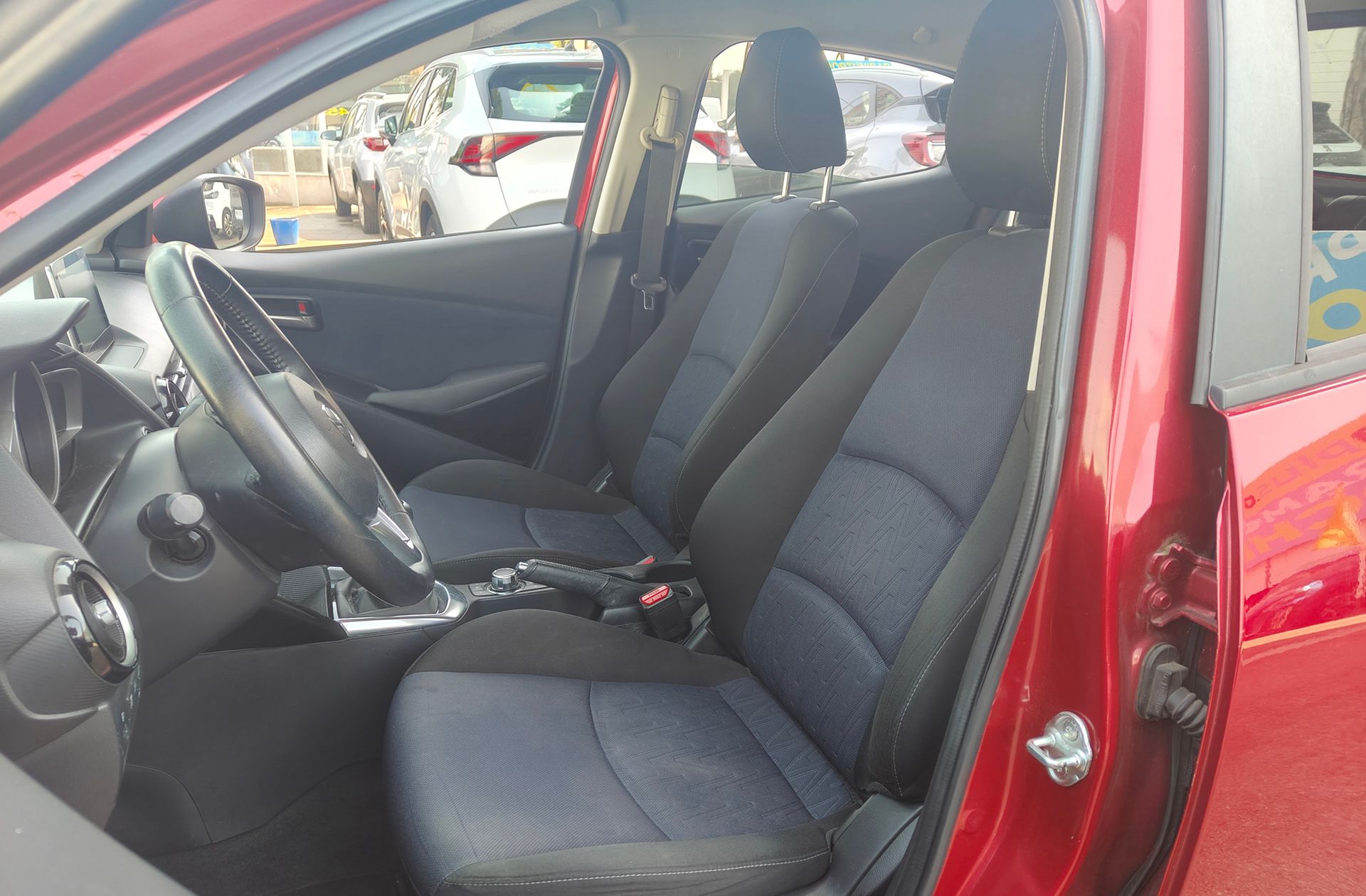 Mazda Mazda2 1.5 GE Style+ Confort - foto 7