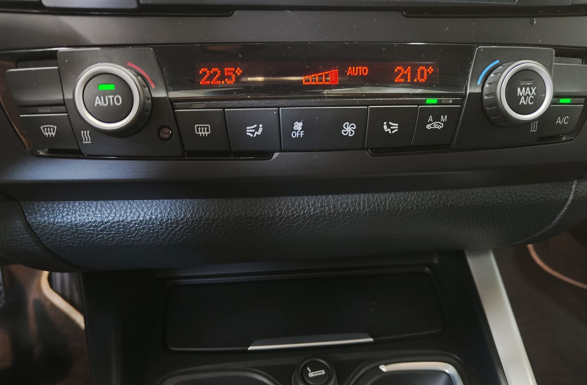 BMW Serie 1 118d xDrive - foto 29
