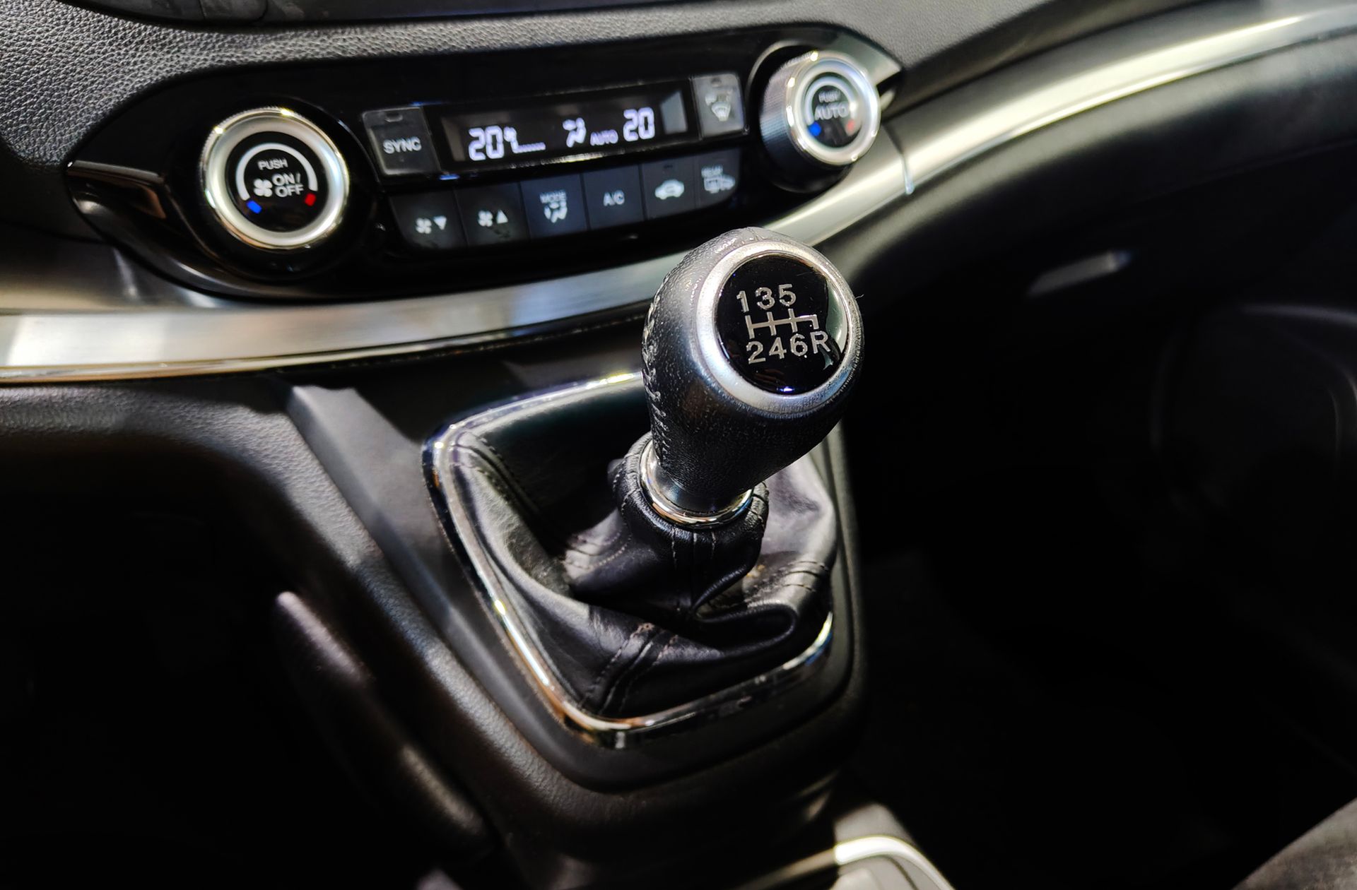Honda CR-V 1.6 i-DTEC Elegance Navi 4x2 - foto 5
