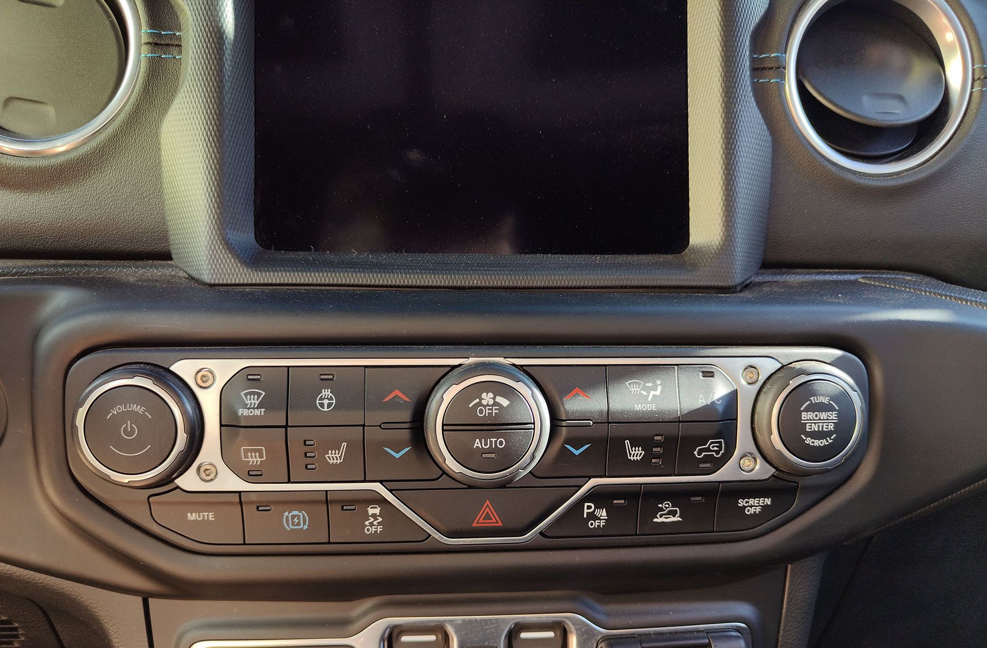 Jeep Wrangler 2.0 Rubicon 8ATX - foto 33