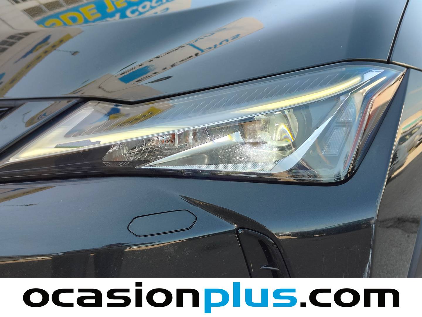 Extras del Lexus UX Lexus UX 250h Business 2WD (184 CV)