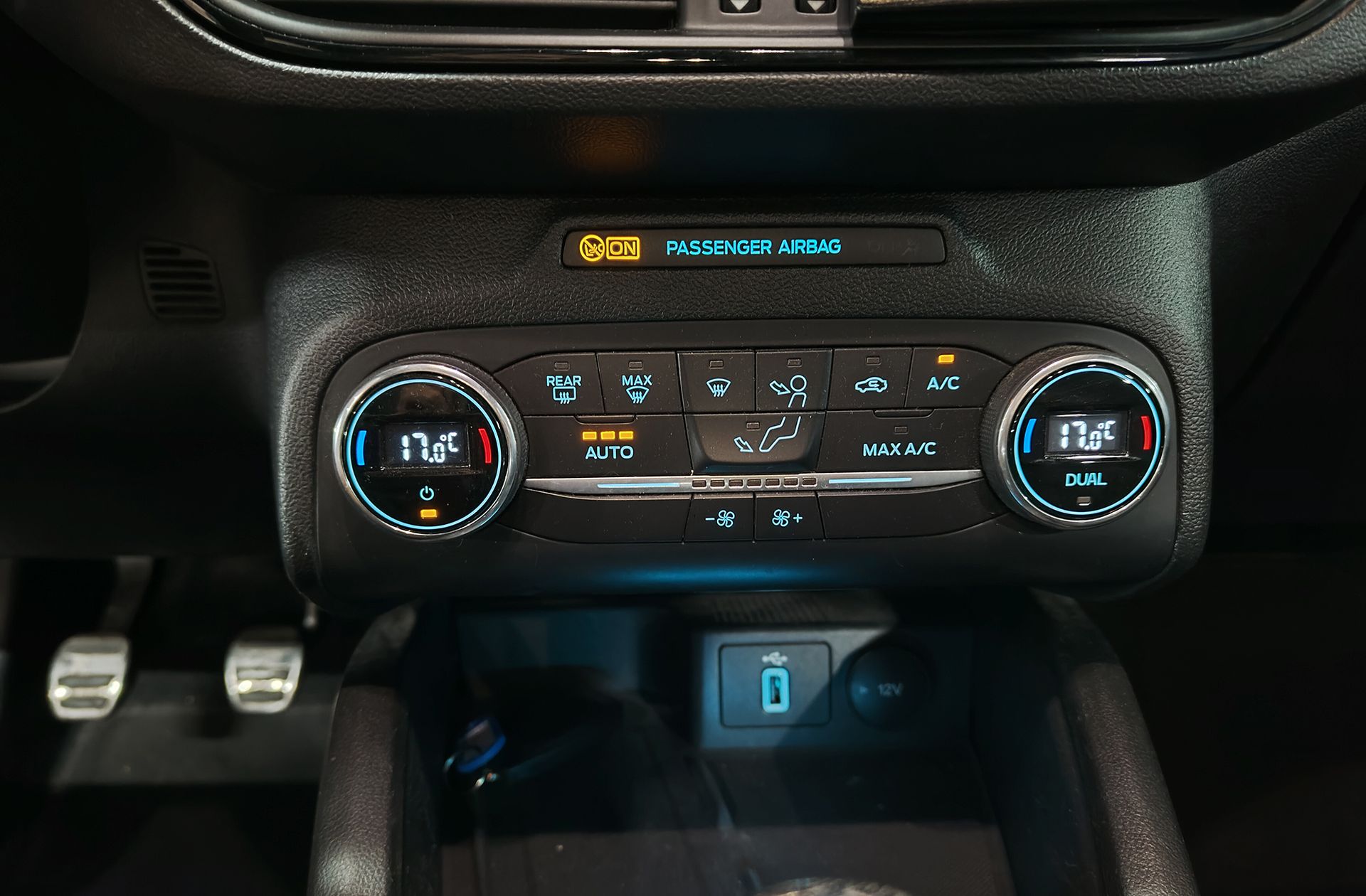Ford Focus 1.0 EcoBoost ST-Line - foto 36