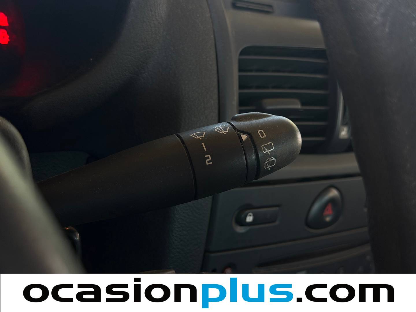Renault Clio Renault Clio 1.2 Pack Authentique (75 CV) seminuevo