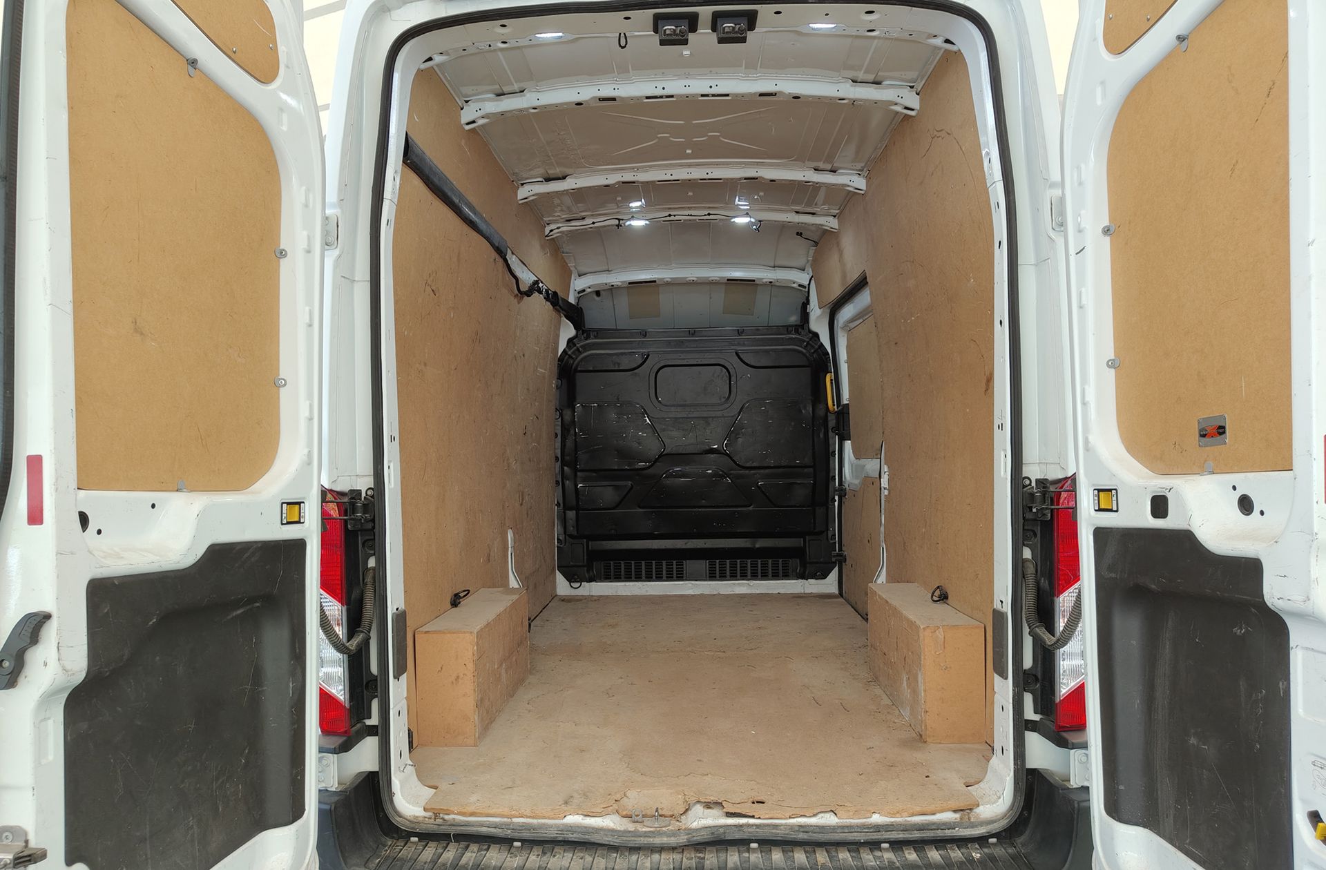 Ford Transit 350 L3H2 Trend - foto 13