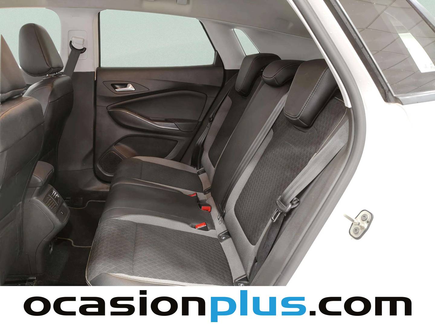 Foto asientos traseros Opel Grandland X Opel Grandland X 1.5 CDTi Opel 2020 Auto (130 CV)