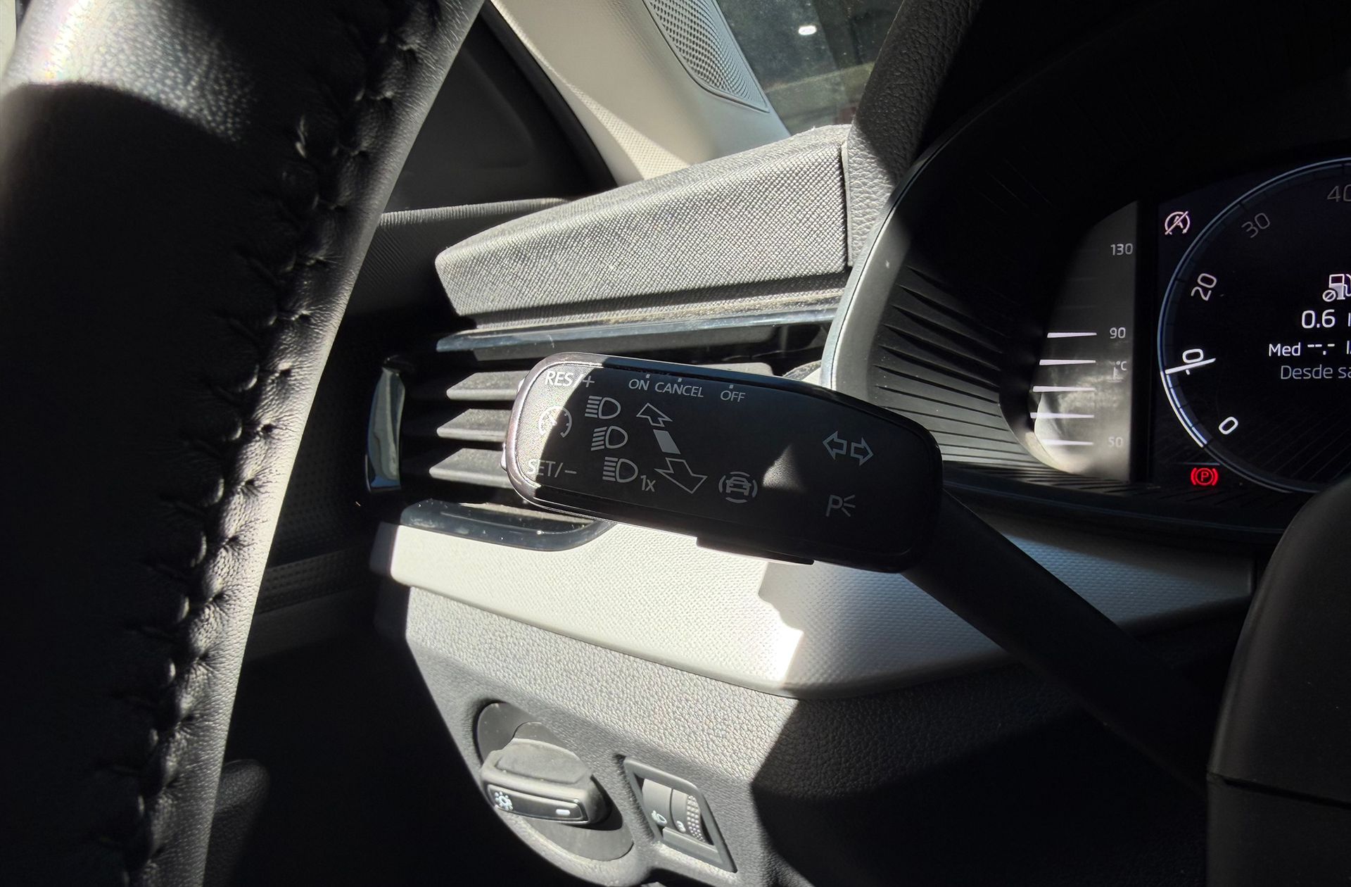 Škoda Kamiq 1.0 TSI Ambition - foto 23