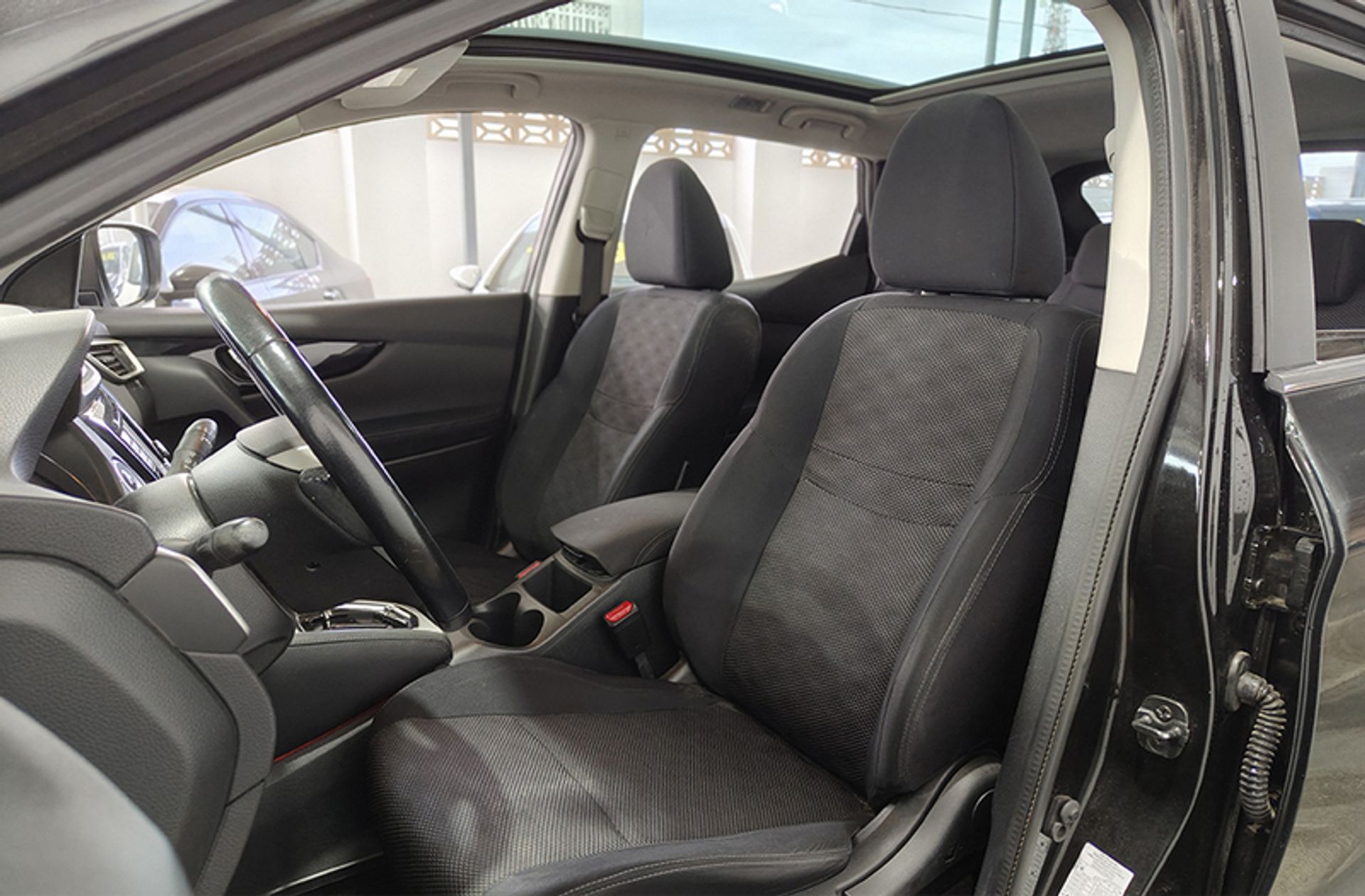 Nissan Qashqai 1.6 dCi N-Connecta 4x2 XTronic - foto 11