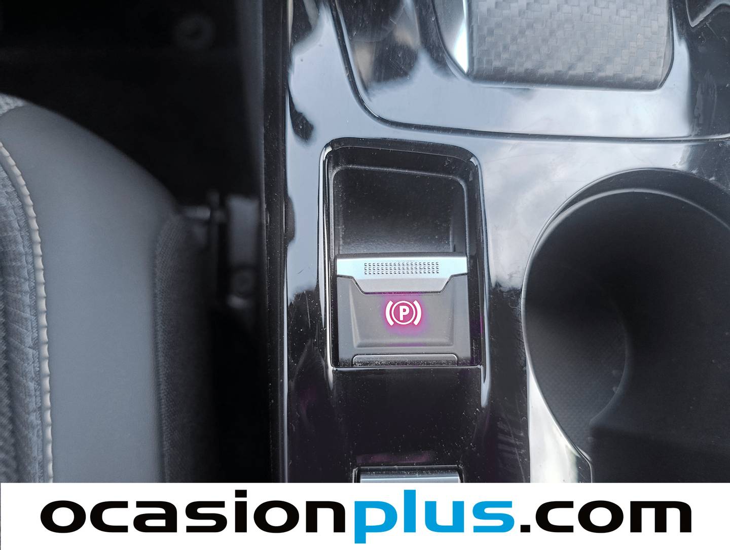 Peugeot 2008 Peugeot 2008 Allure Hybrid eDCS6 (145 CV) km 0