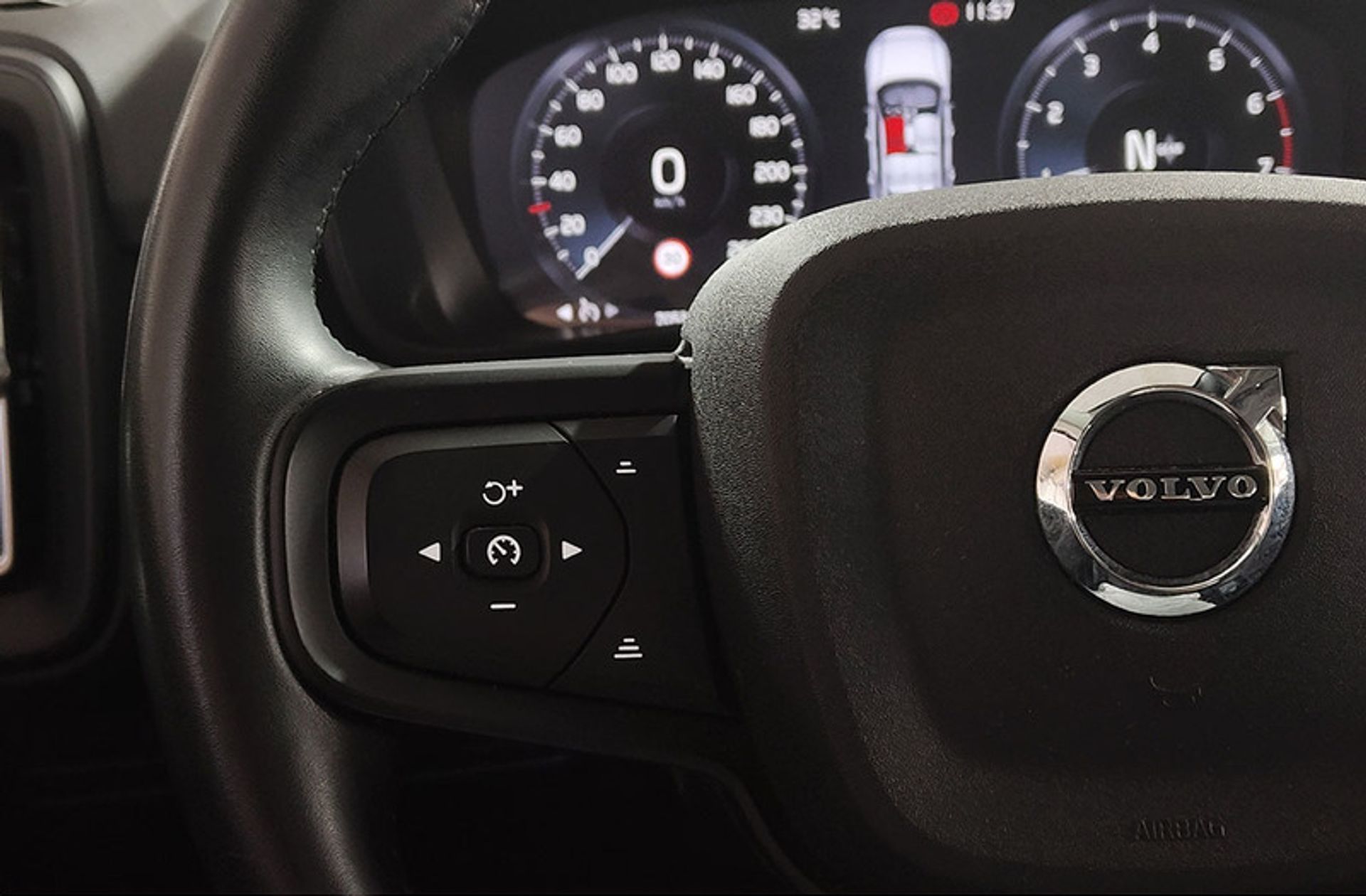 Volvo XC40 T2 Essential - foto 26