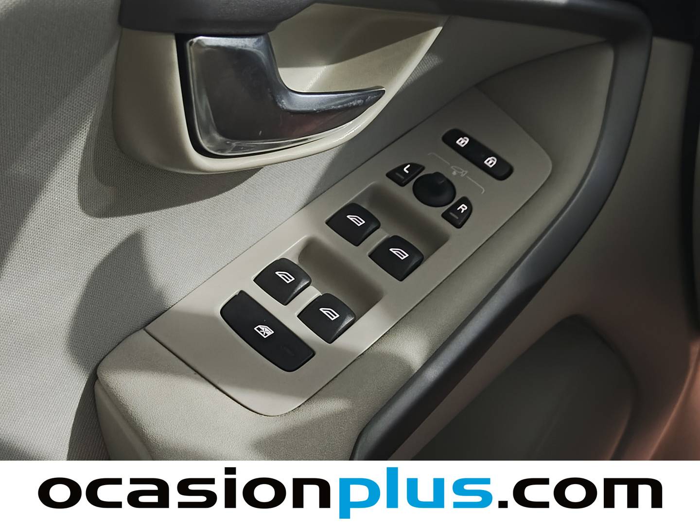 Foto Volvo V40 Volvo V40 D2 Momentum(120 CV)