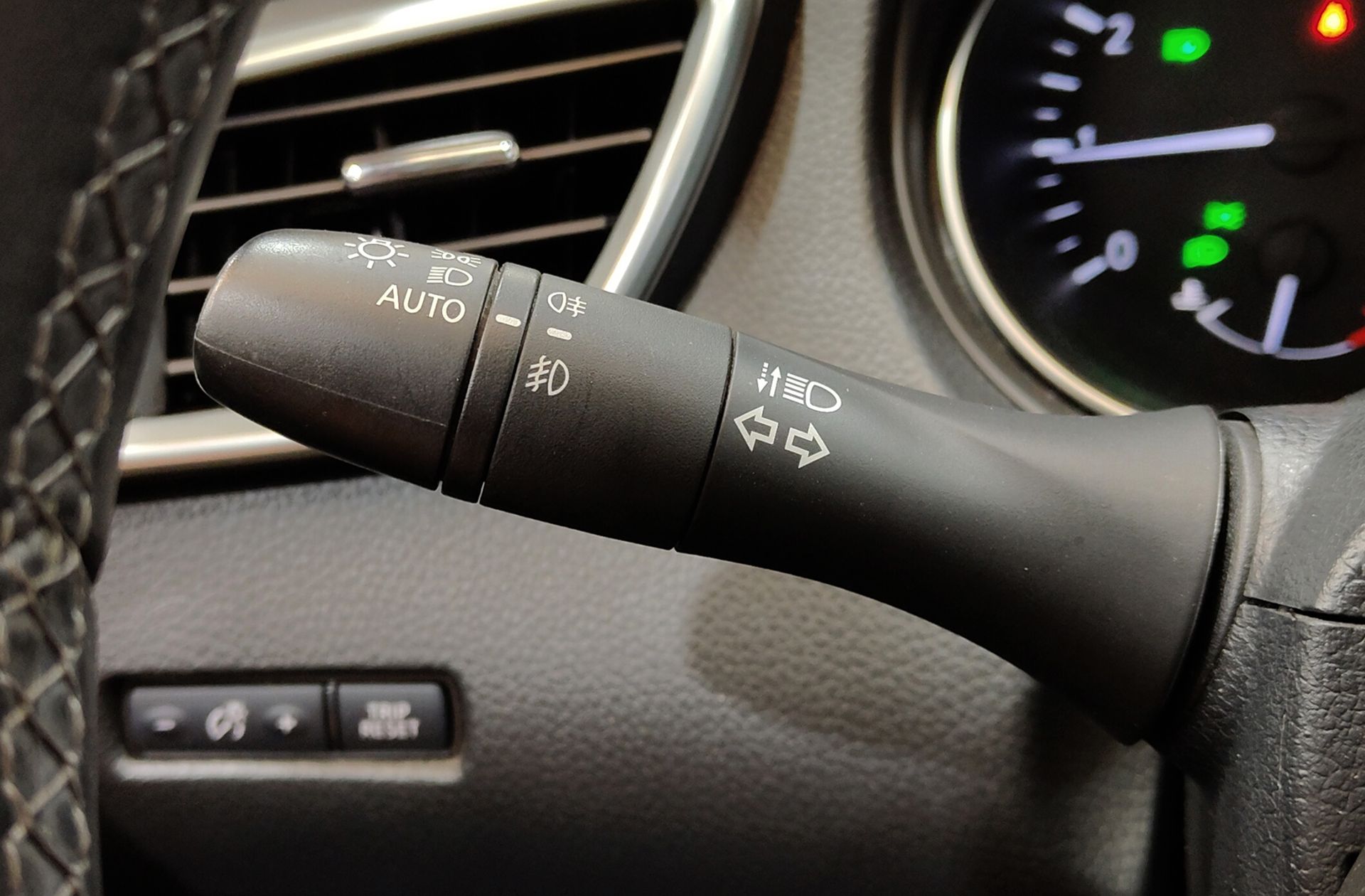 Nissan Qashqai DIG-T 140 N-Connecta - foto 25