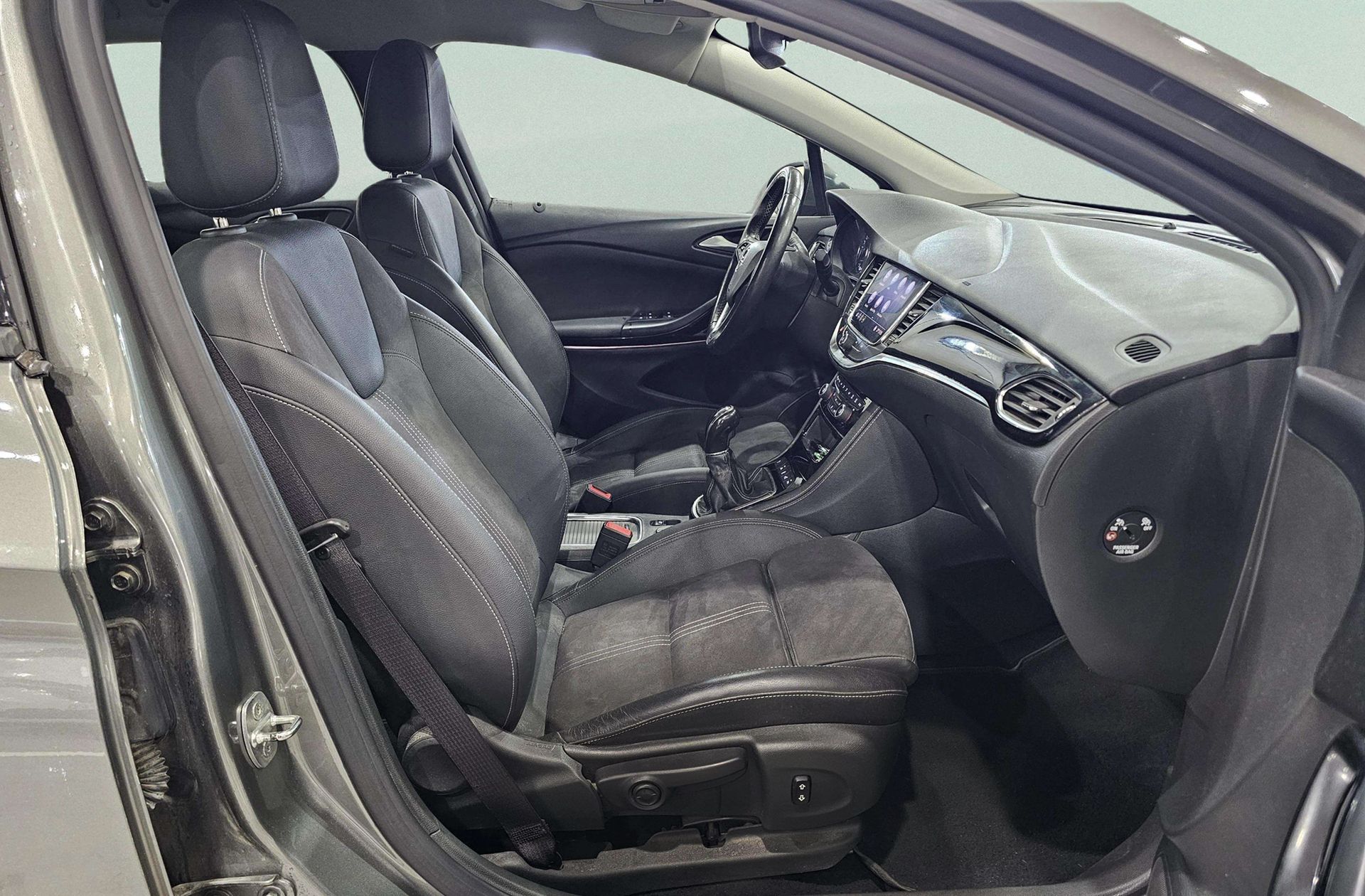 Opel Astra Sports Tourer 1.2 Turbo SHR Elegance - foto 21