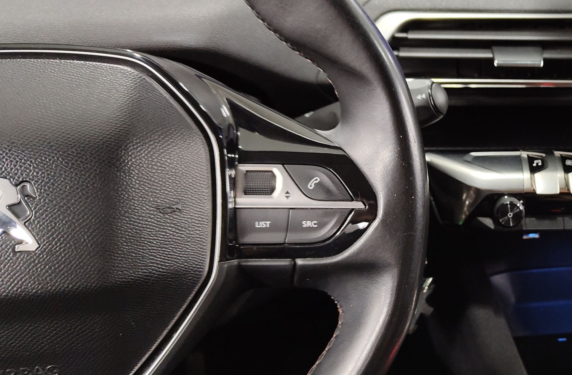 Peugeot 3008 PureTech 130 Active - foto 27
